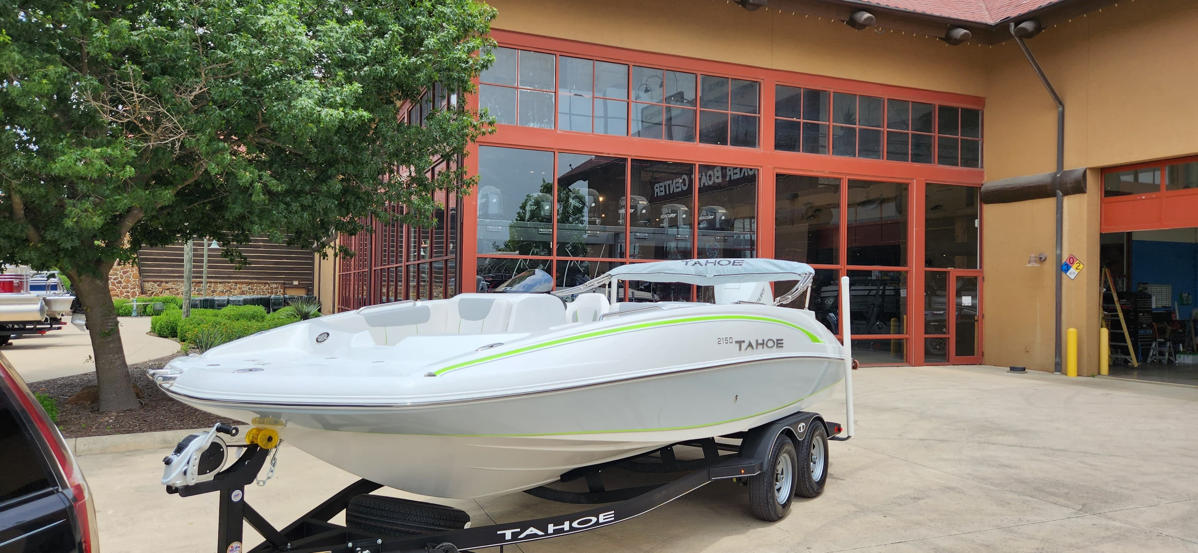 2023 Tahoe 2150 thumbnail 2