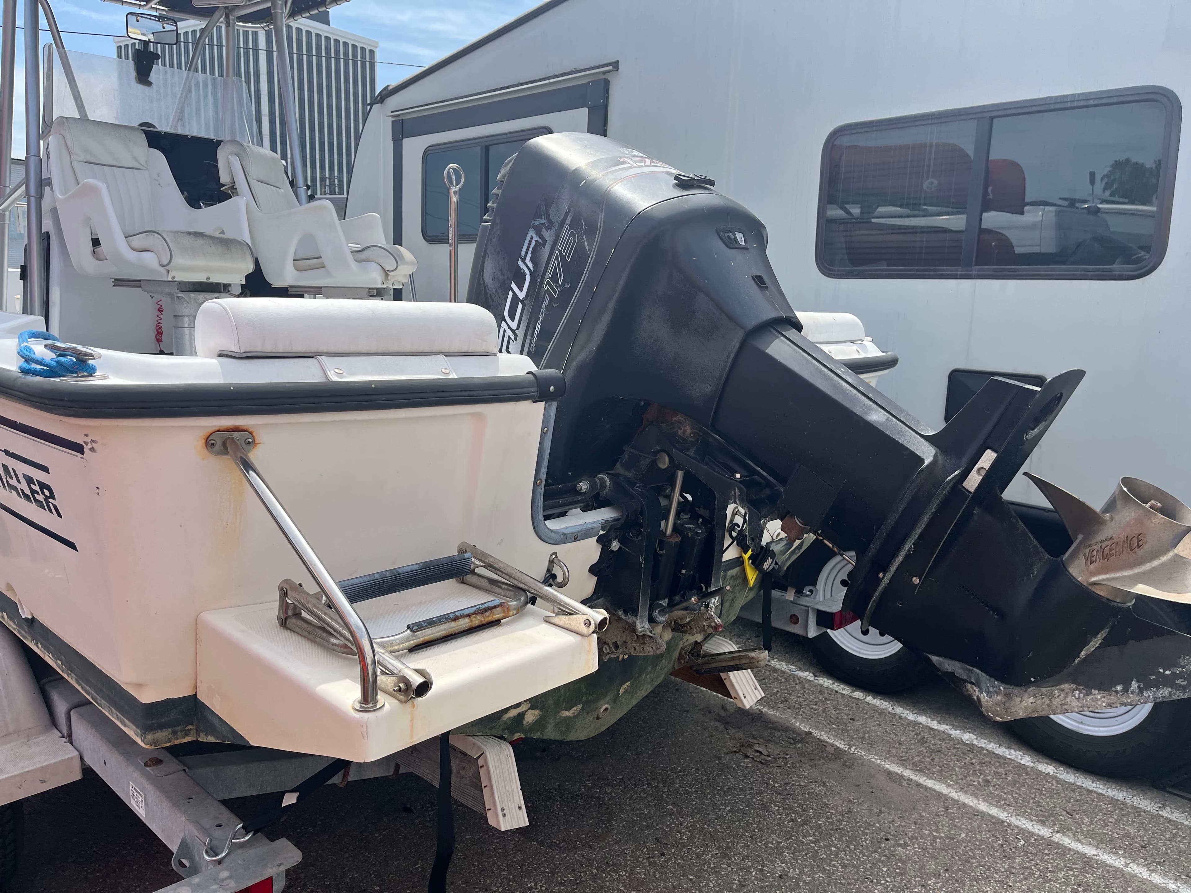 1997 Boston Whaler Outrage