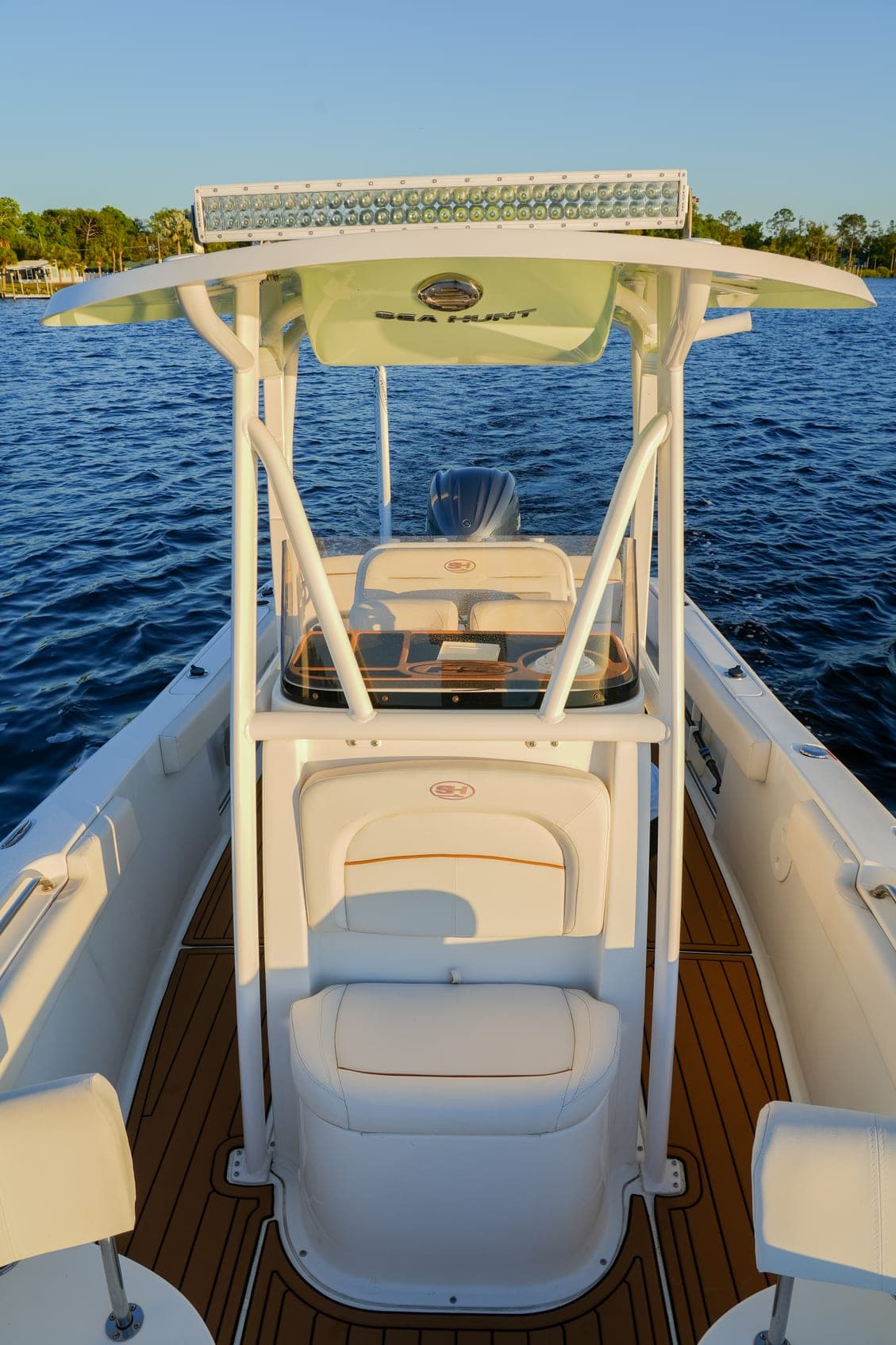 2022 Sea Hunt Ultra 229 thumbnail 1