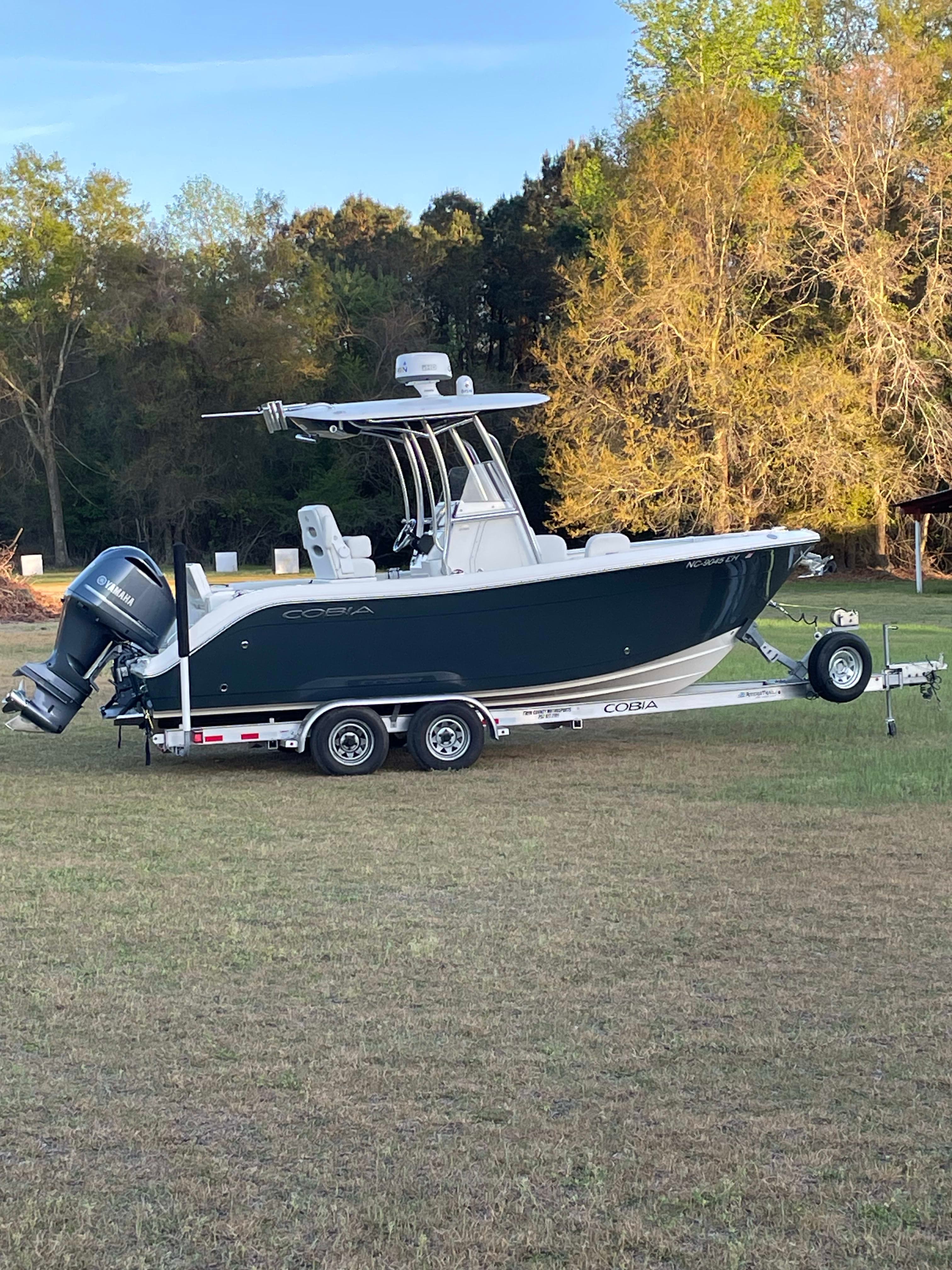 2018 Cobia 220 Center Console thumbnail 1