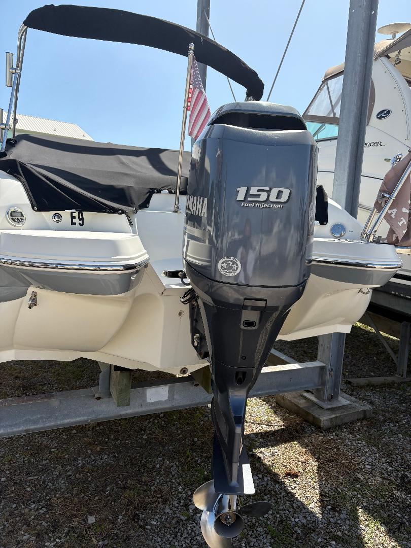 2013 Stingray 214 LR thumbnail 1