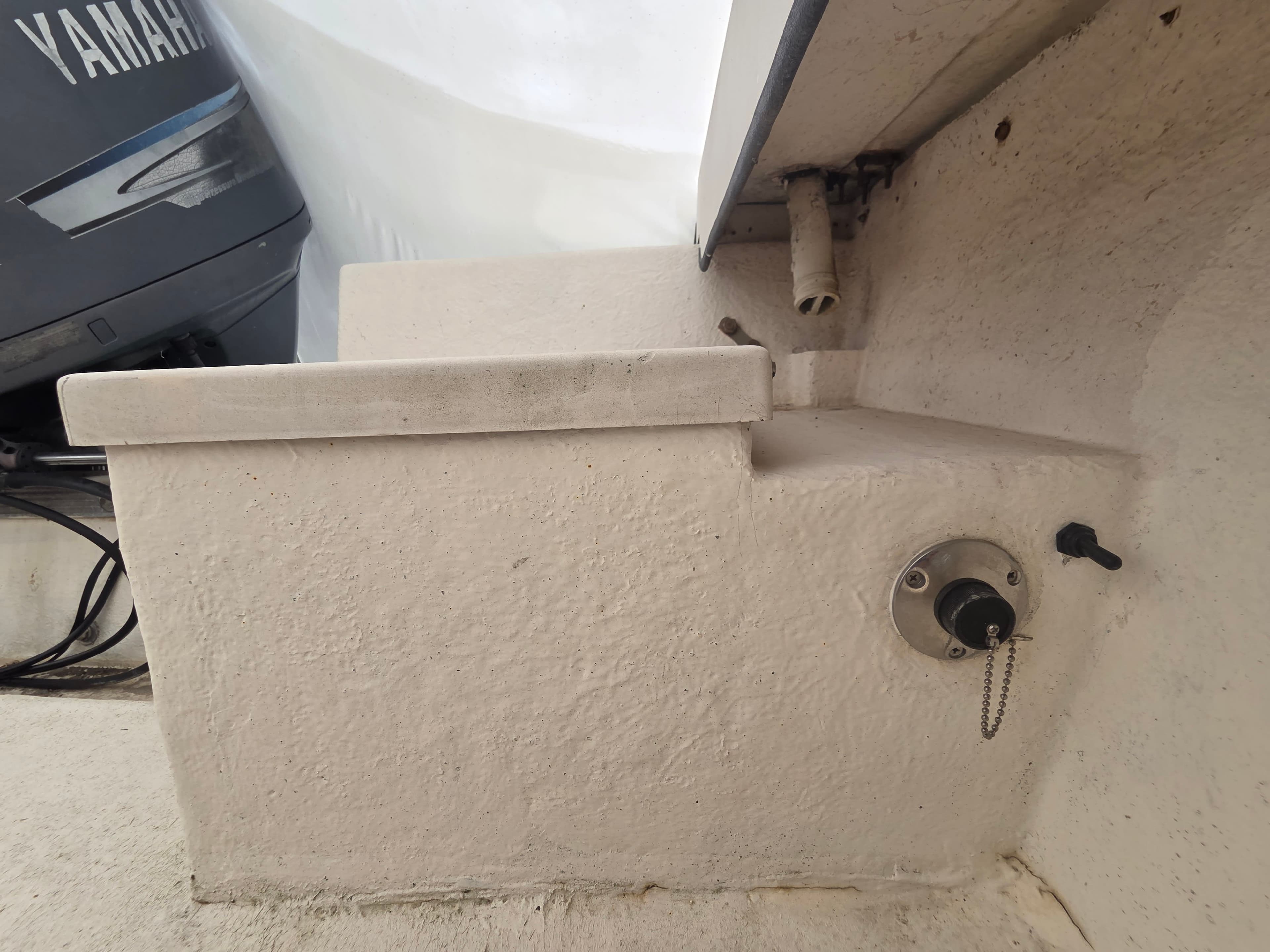 1988 Parker 25 ft. Modified-V Hull thumbnail 2