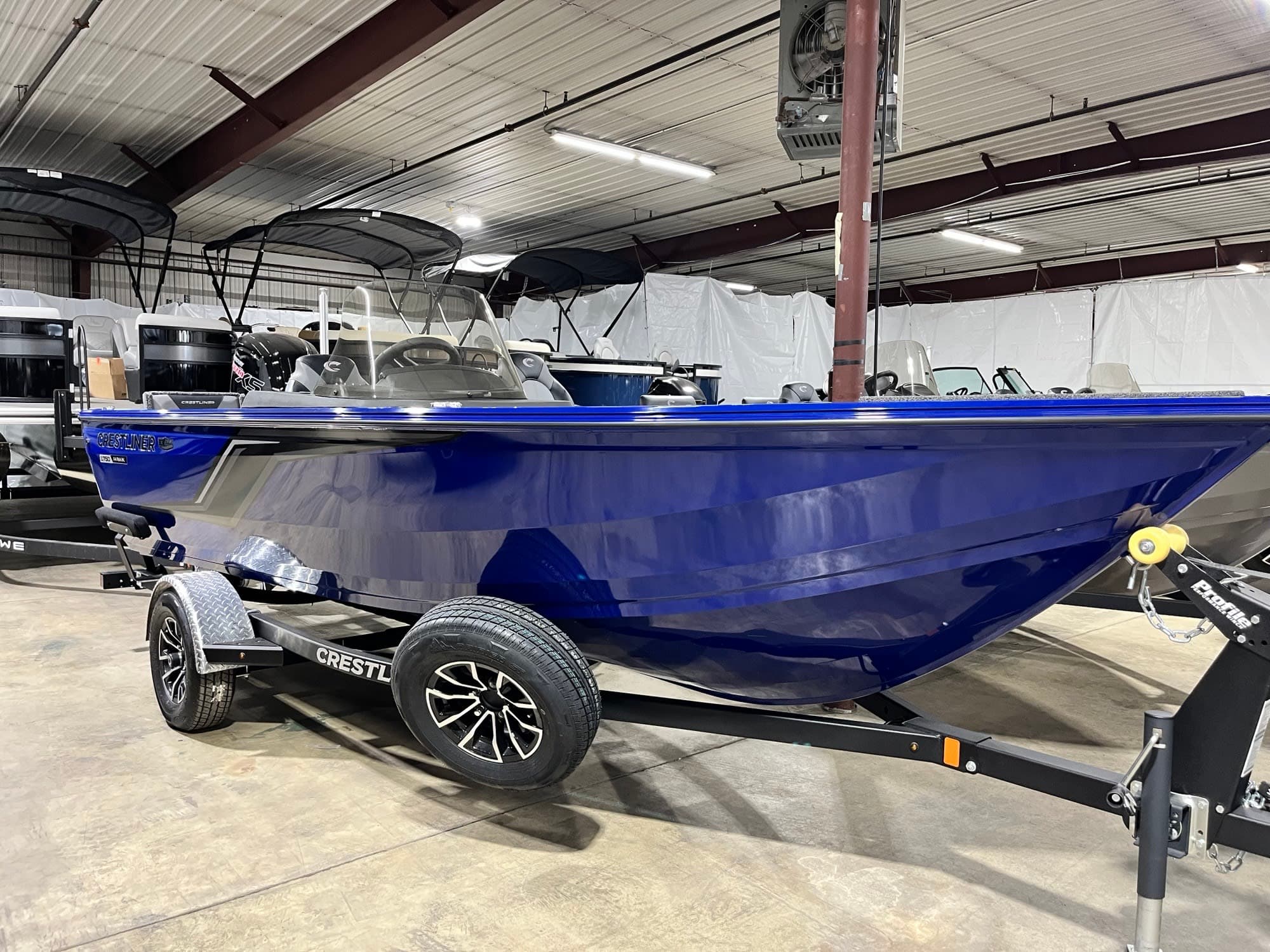 2026 Crestliner Hawk 1750 Side Console w/ Jumpseat