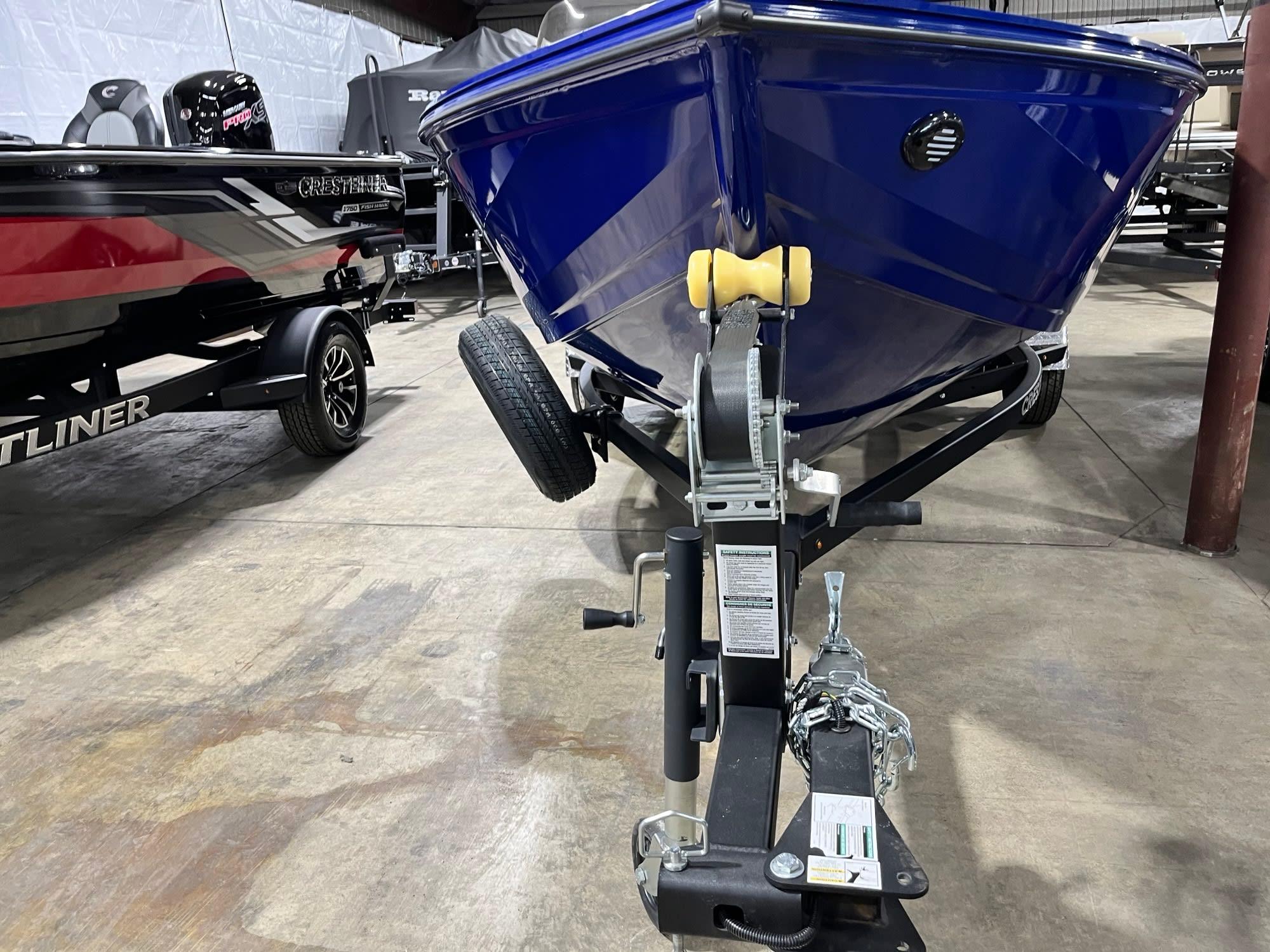 2026 Crestliner Hawk 1750 Side Console w/ Jumpseat thumbnail 1