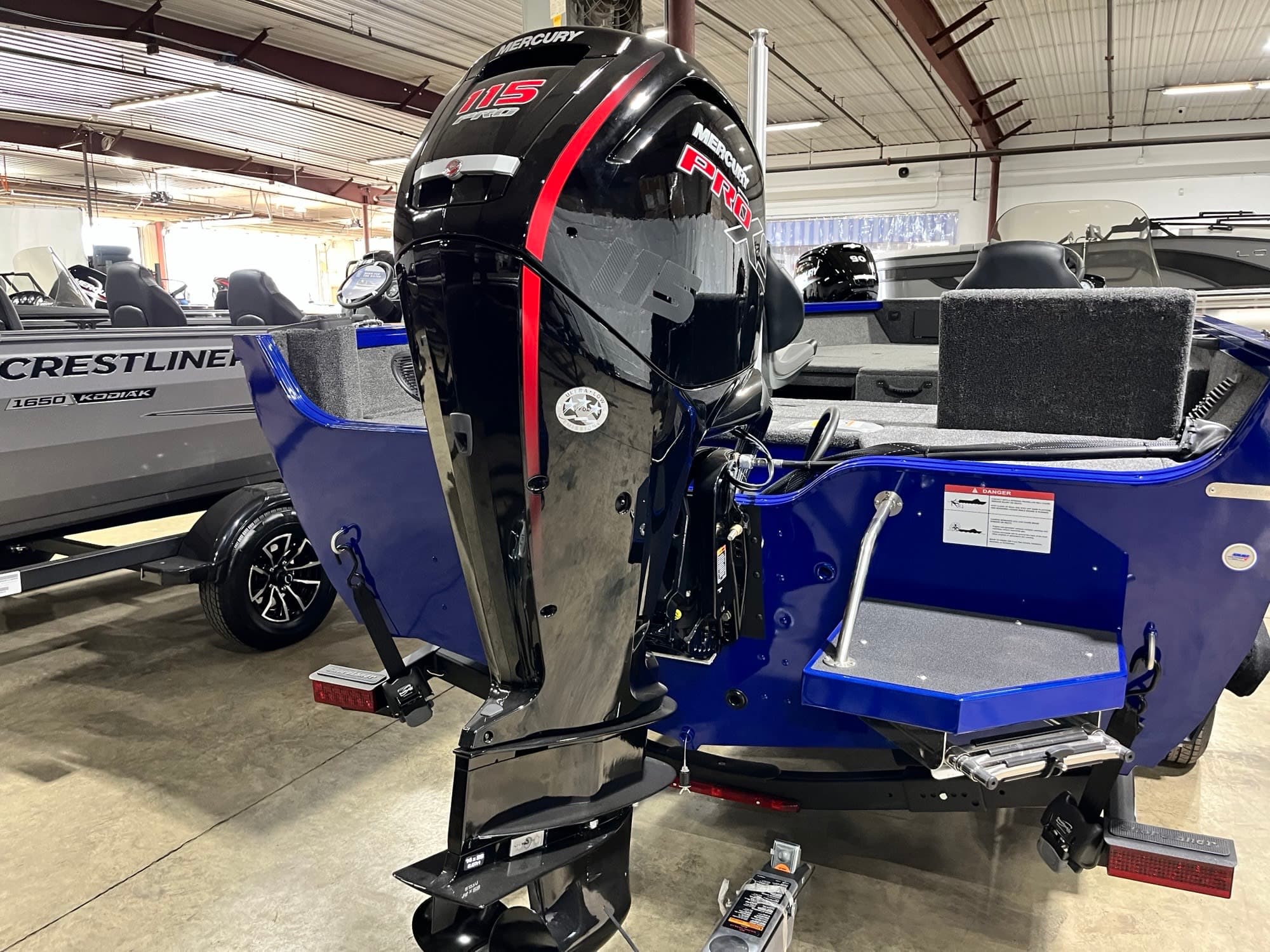 2026 Crestliner Hawk 1750 Side Console w/ Jumpseat thumbnail 2