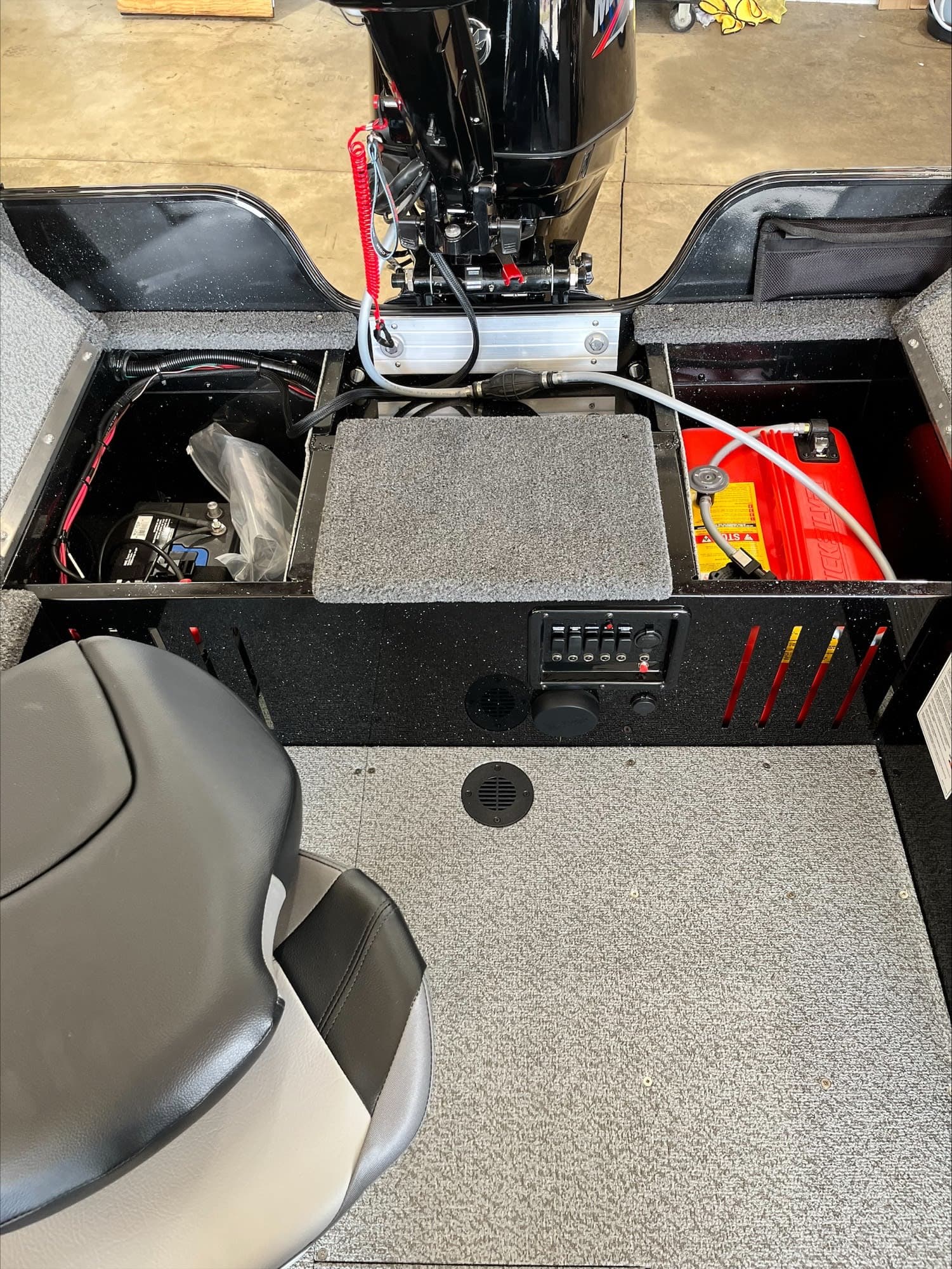 2026 Crestliner 1650 Discovery Tiller thumbnail 2