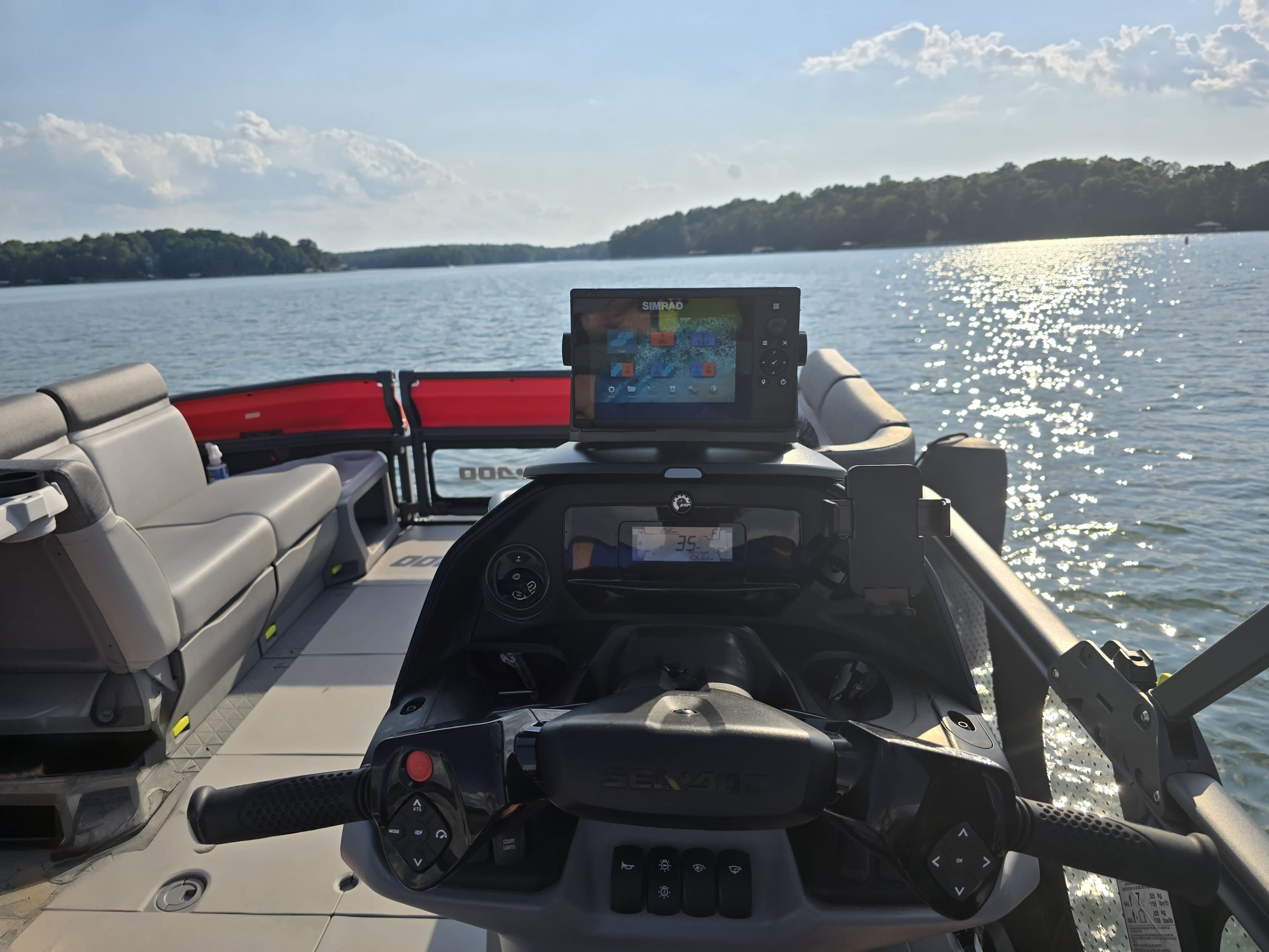 2024 Sea-Doo Switch Cruise 170 thumbnail 2