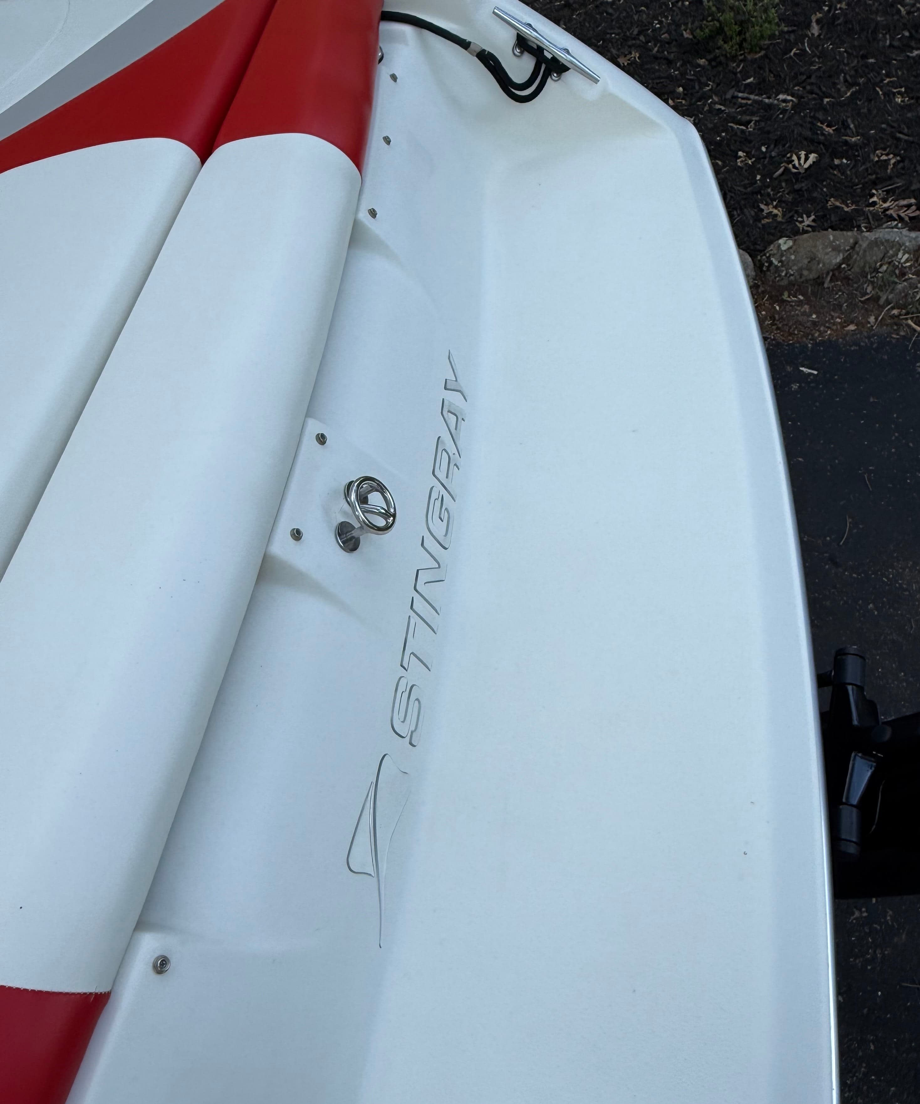 2004 Stingray 220LX thumbnail 1