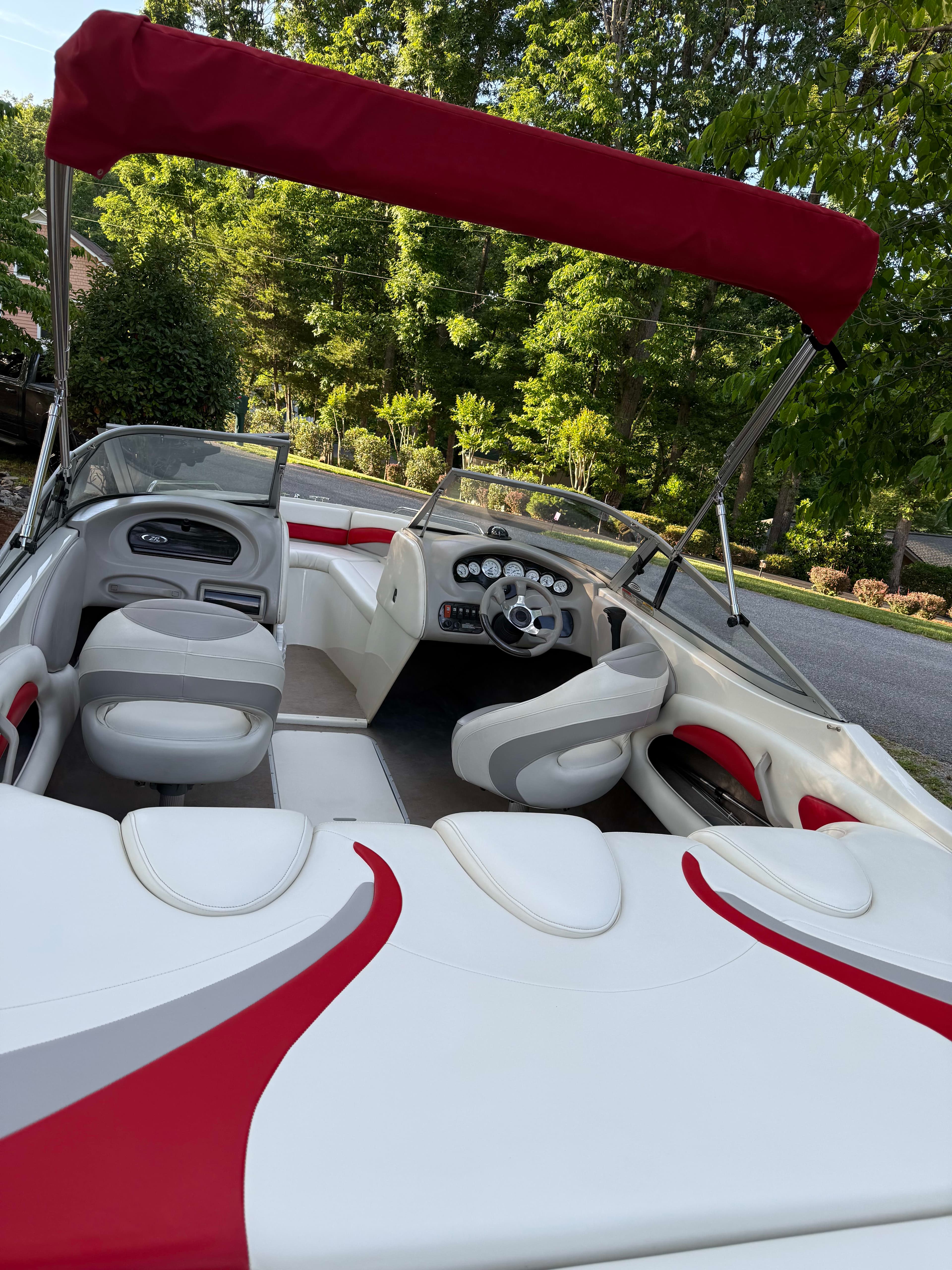 2004 Stingray 220LX thumbnail 2