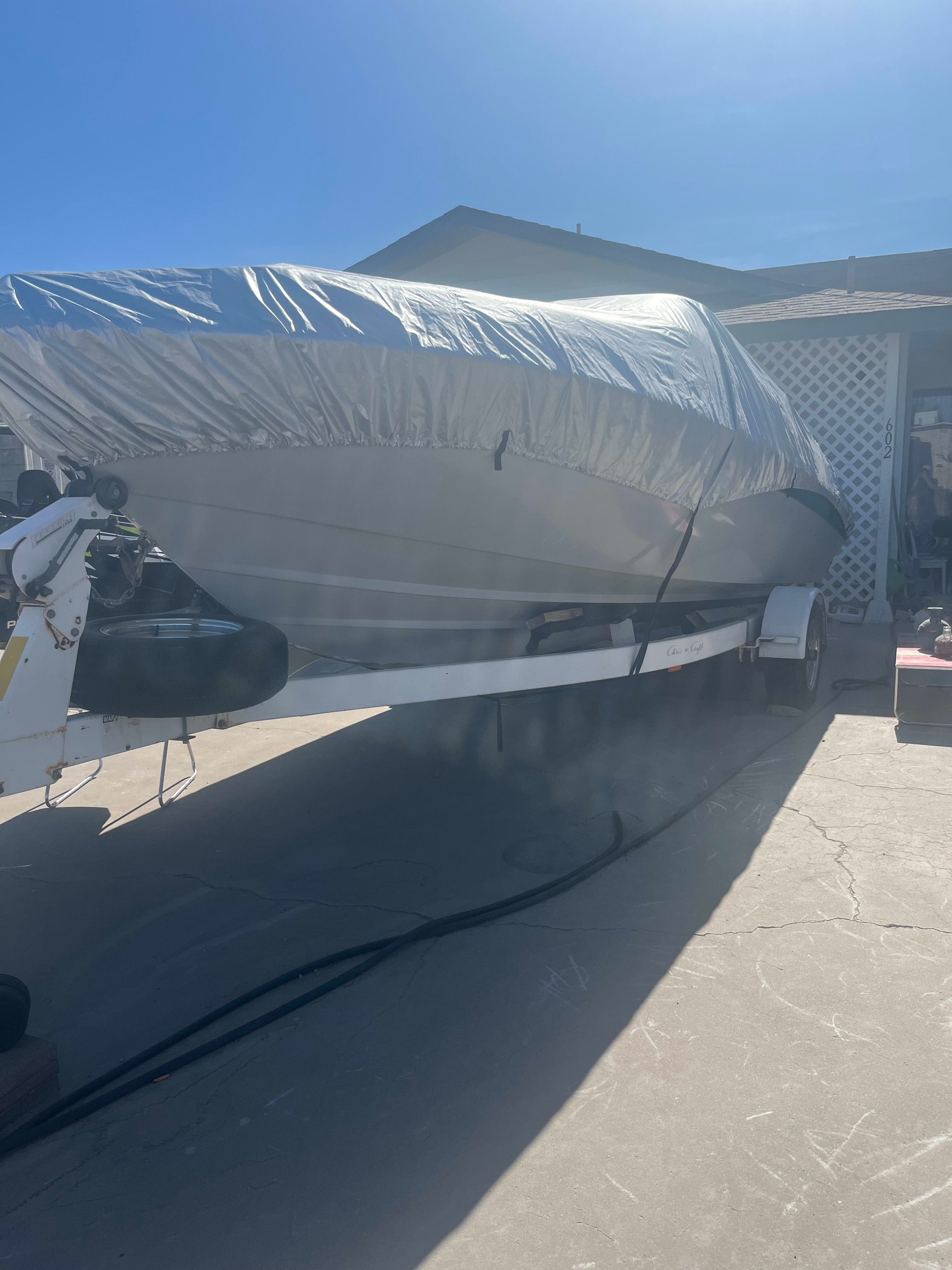 1990 Chris Craft Cuddy