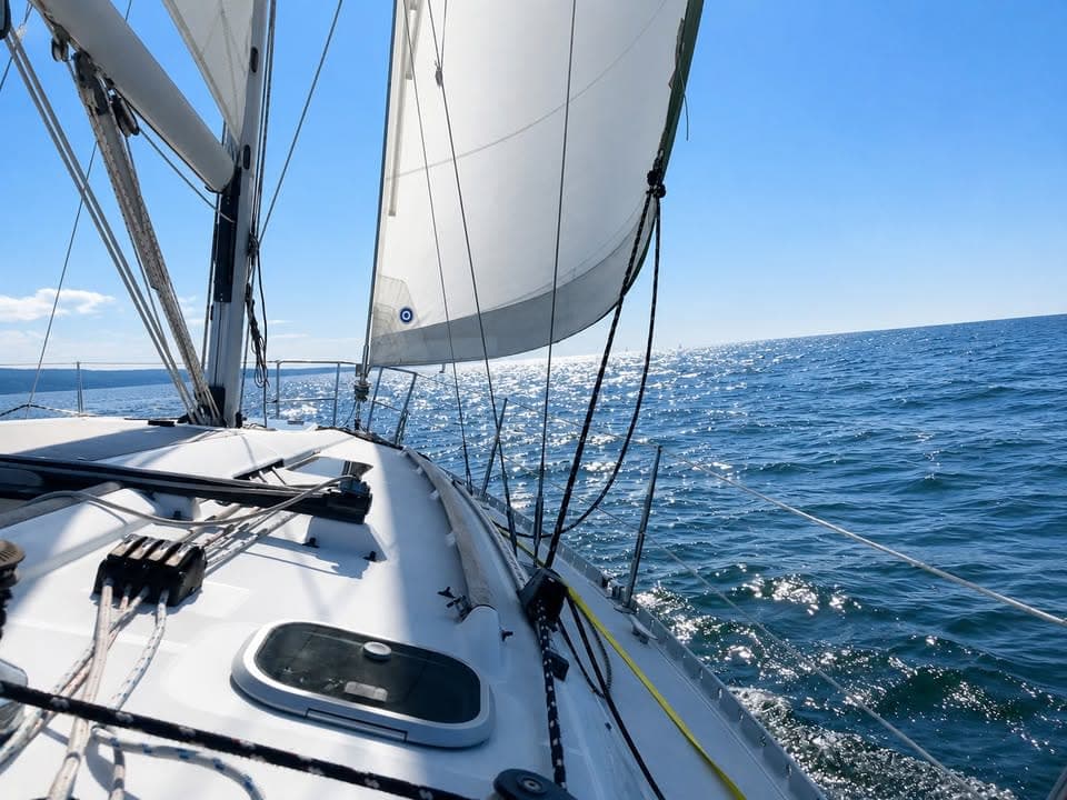 1999 Beneteau 352 thumbnail 2