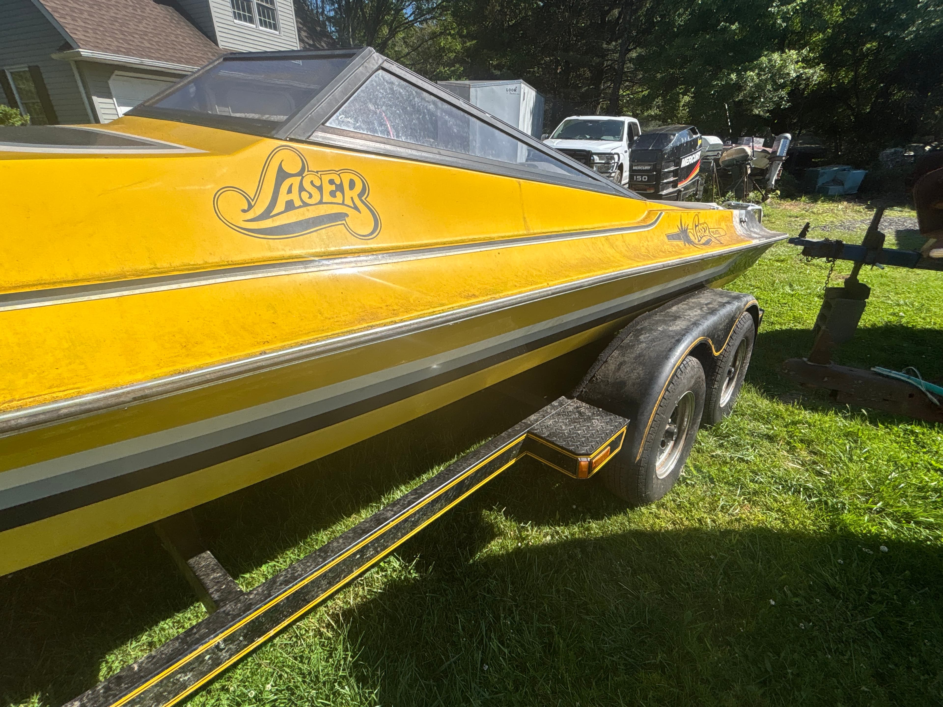 1987 Laser of Texas Cabin Cruiser Speed Boat thumbnail 1