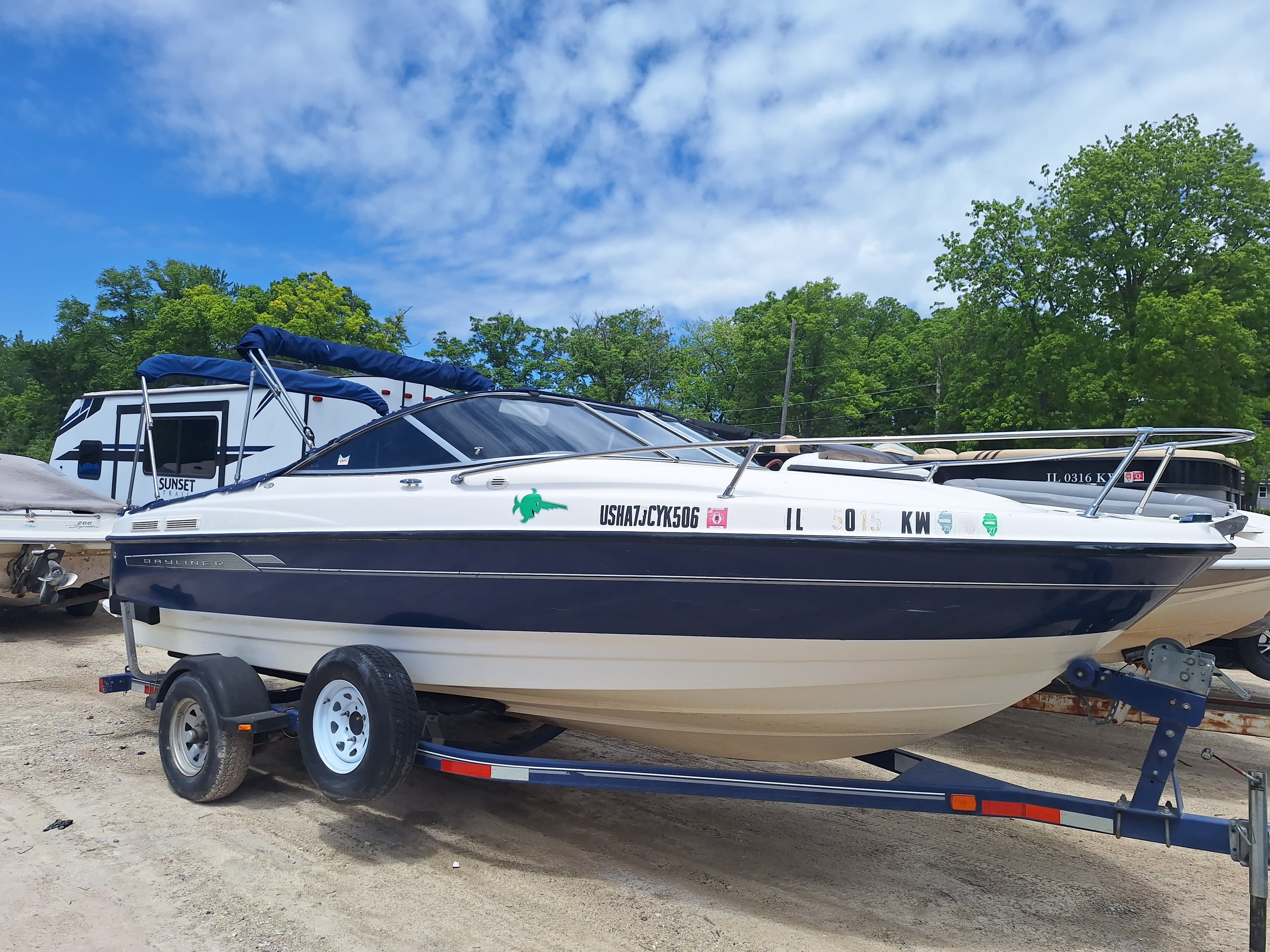 2006 Bayliner Capri thumbnail 1