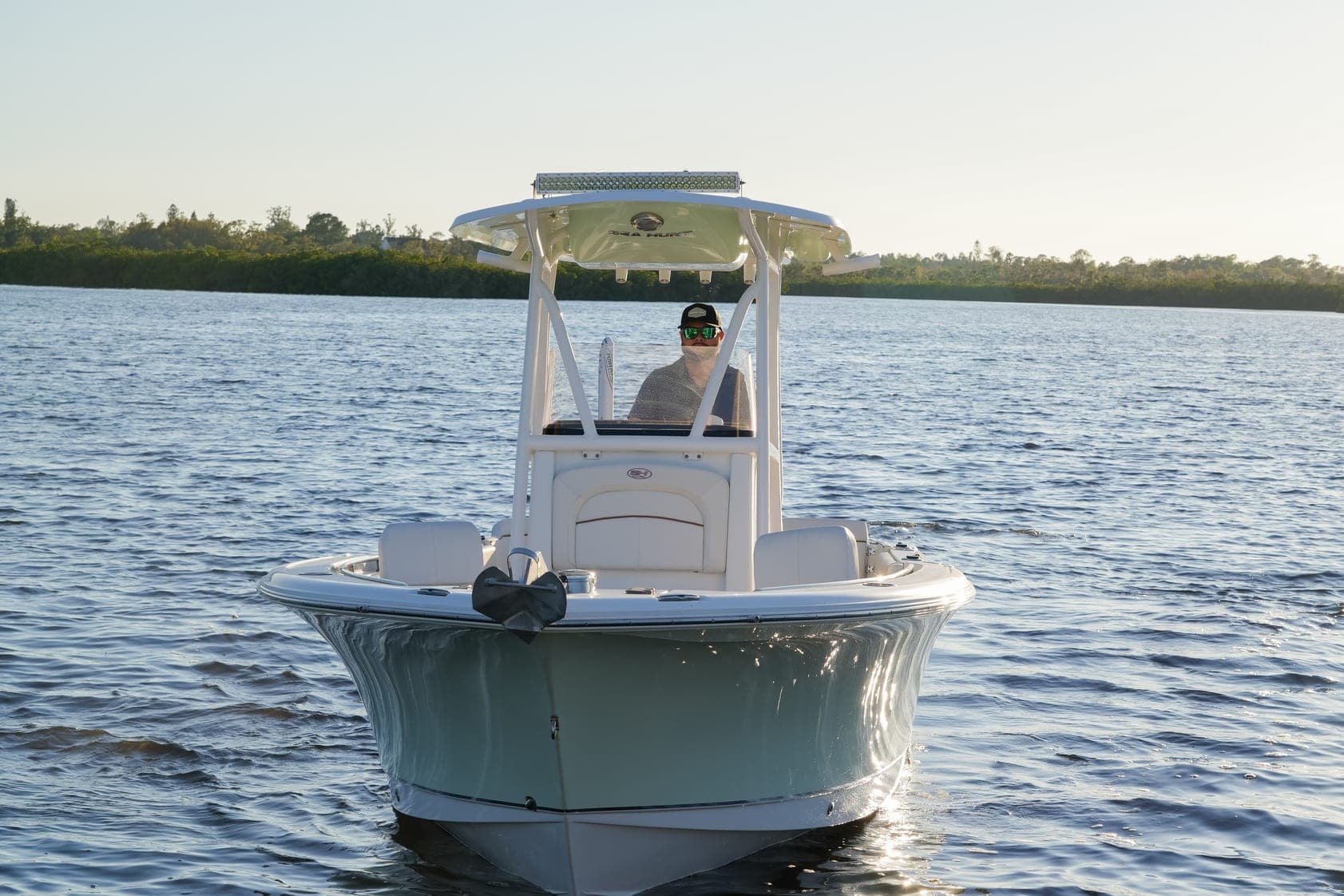 2022 Sea Hunt Ultra 229 thumbnail 1
