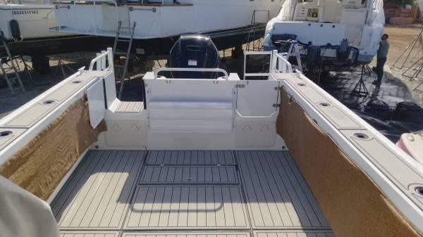 2024 Gospel 7.5m Center Console thumbnail 2