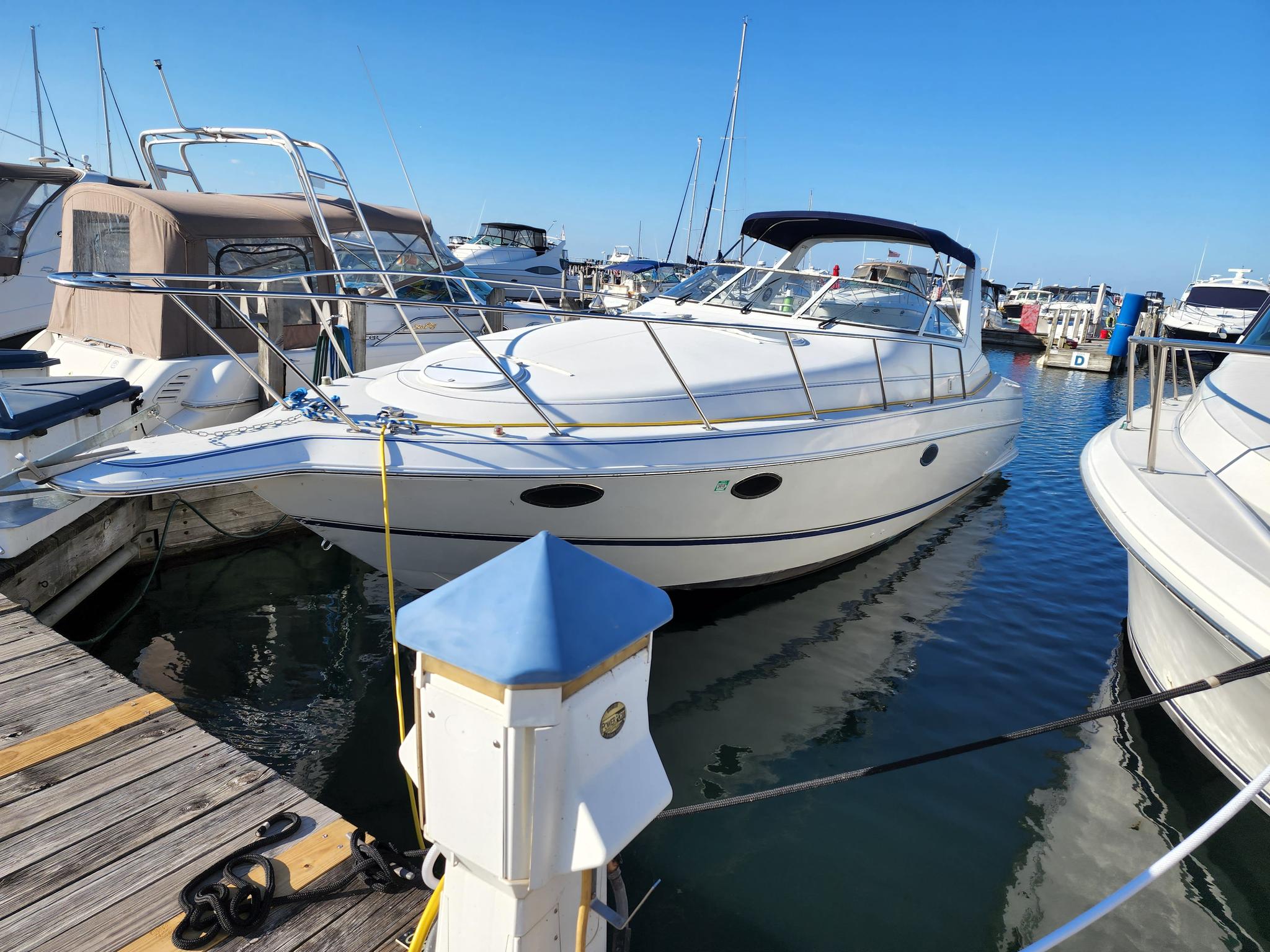 1993 Chris Craft 322 Crowne