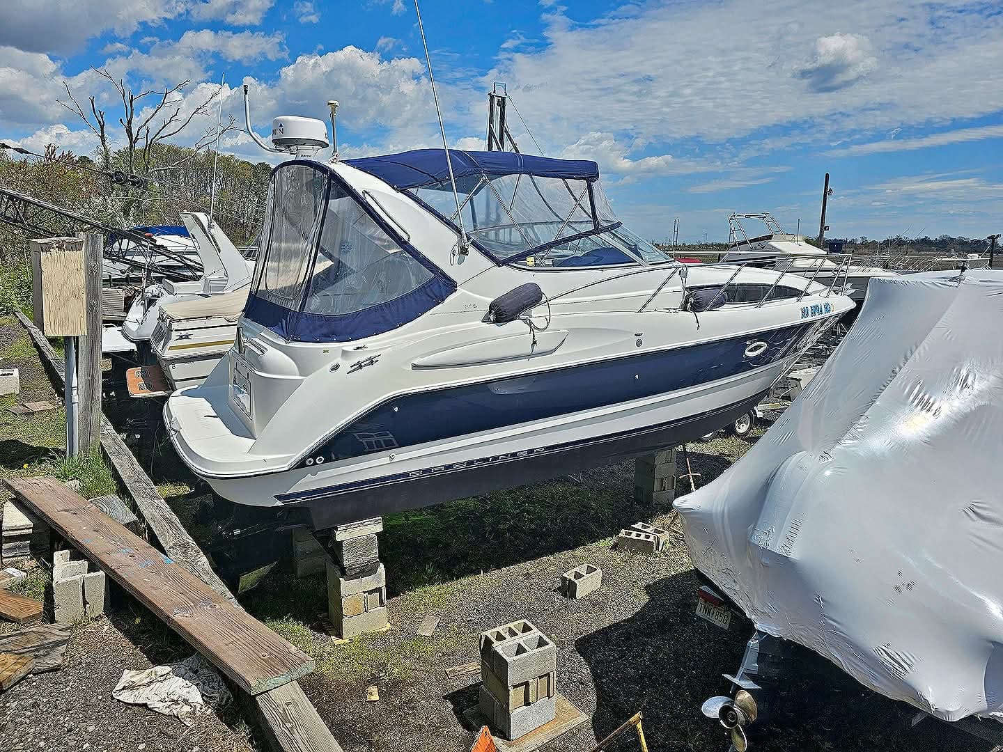 2005 Bayliner 305 Crusier thumbnail 1