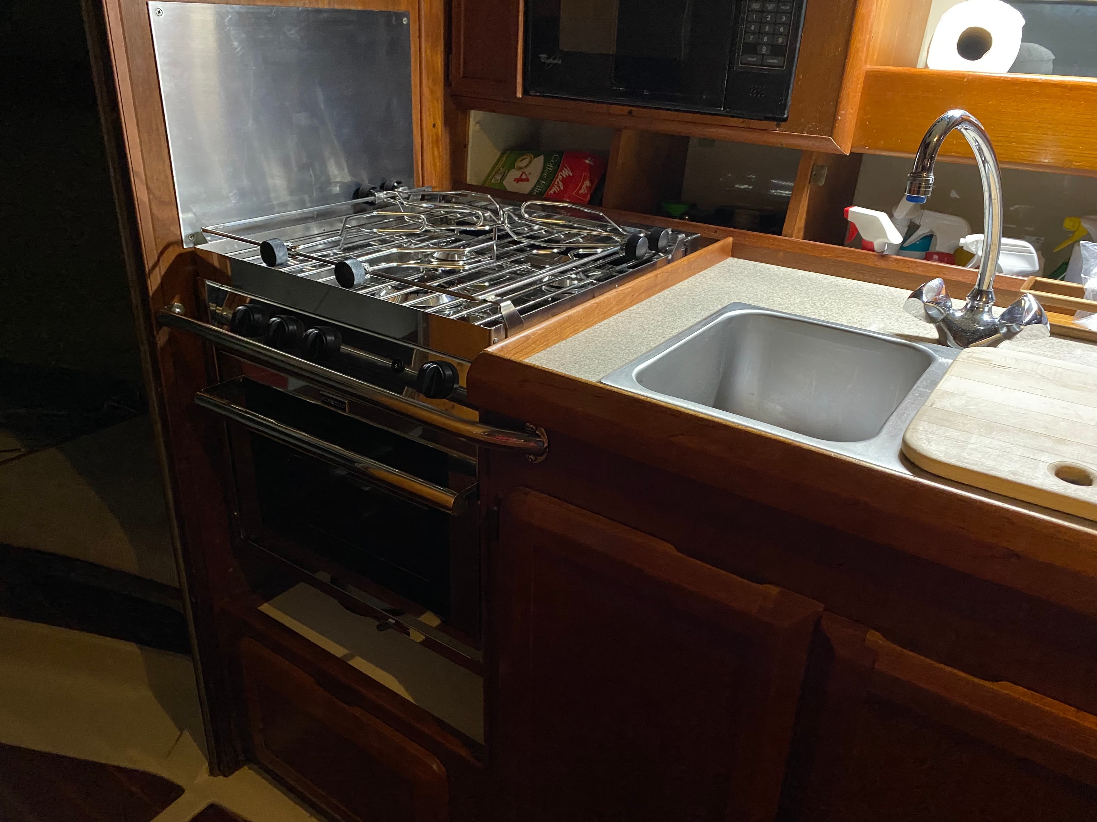 1990 Hunter Legend 37.5 Sloop thumbnail 2