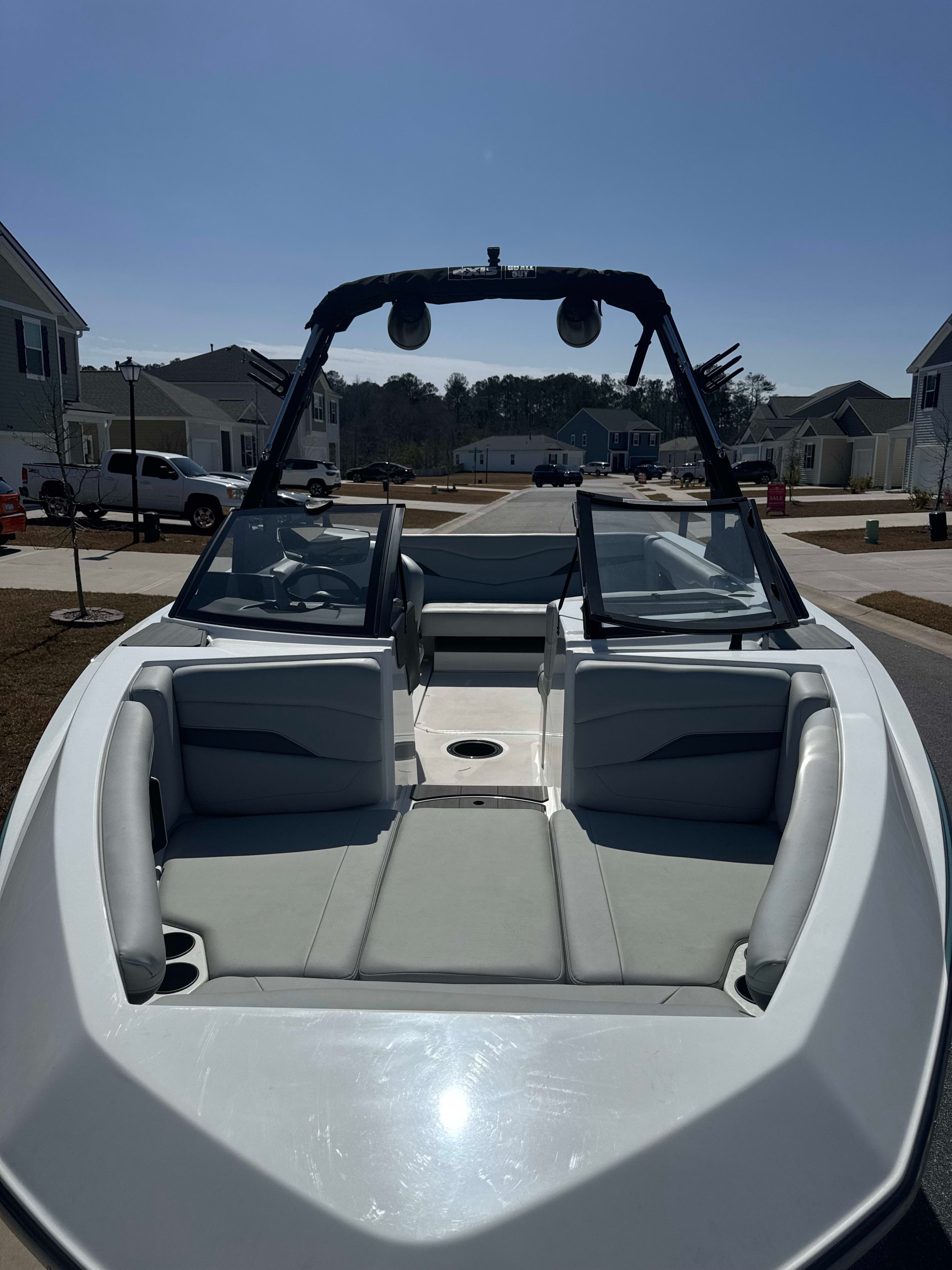 2024 Axis T220-r