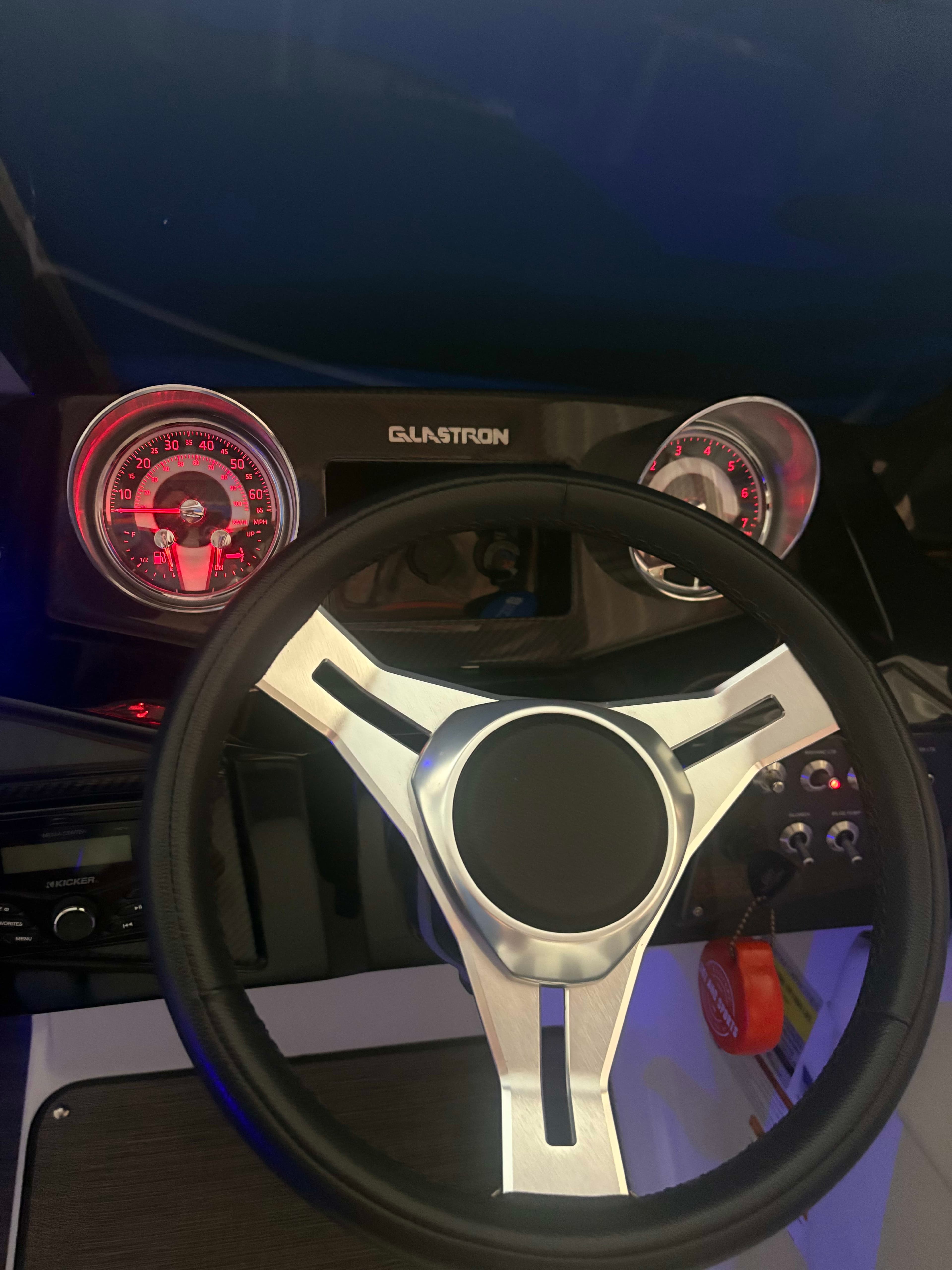 2022 Glastron GTD 225 thumbnail 1