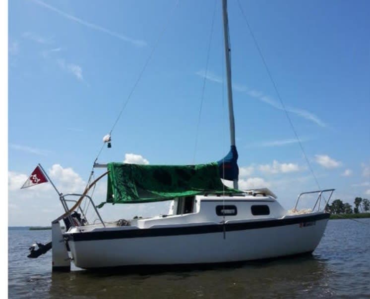 1983 Sovereign Sailboat