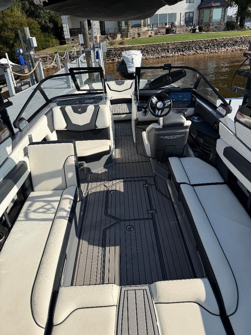 2021 Nautique G25 thumbnail 1
