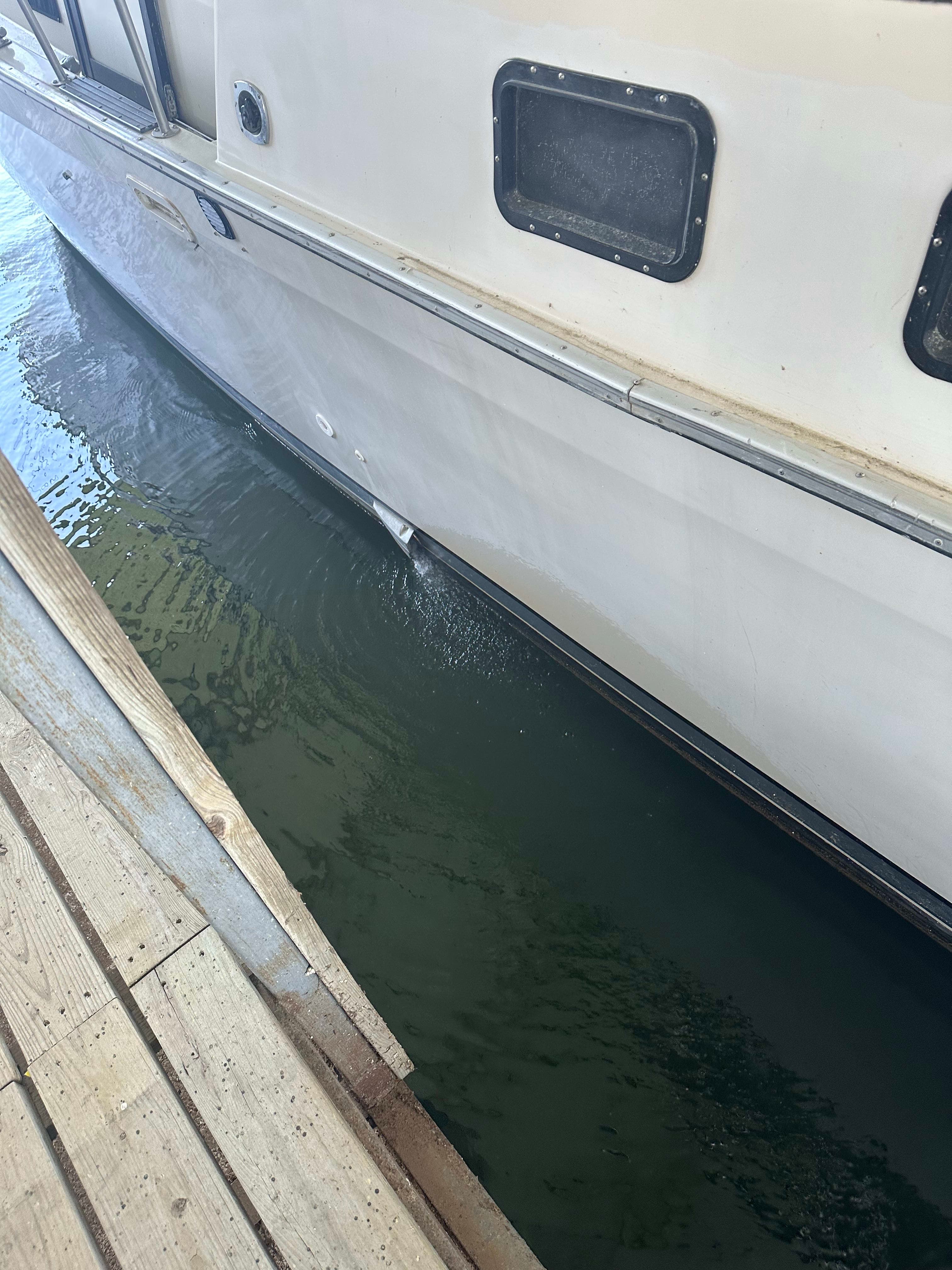 1984 Mainship 40DC