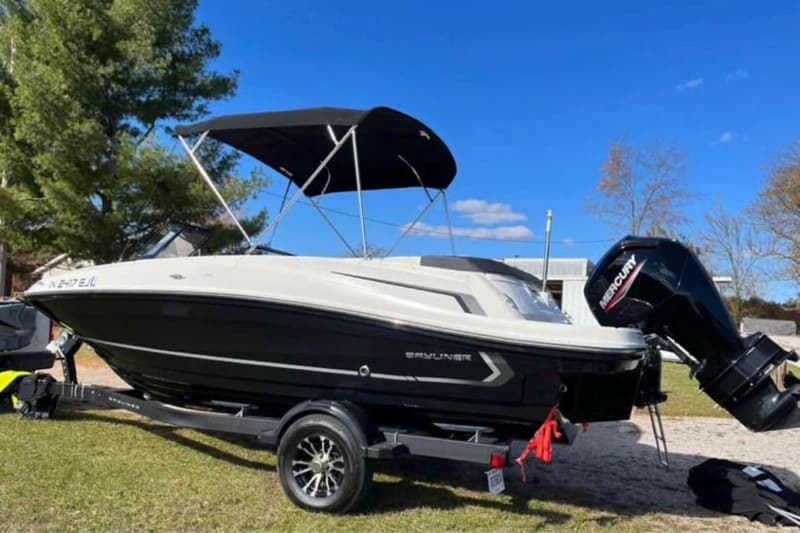 2022 Bayliner VRB5OB thumbnail 1
