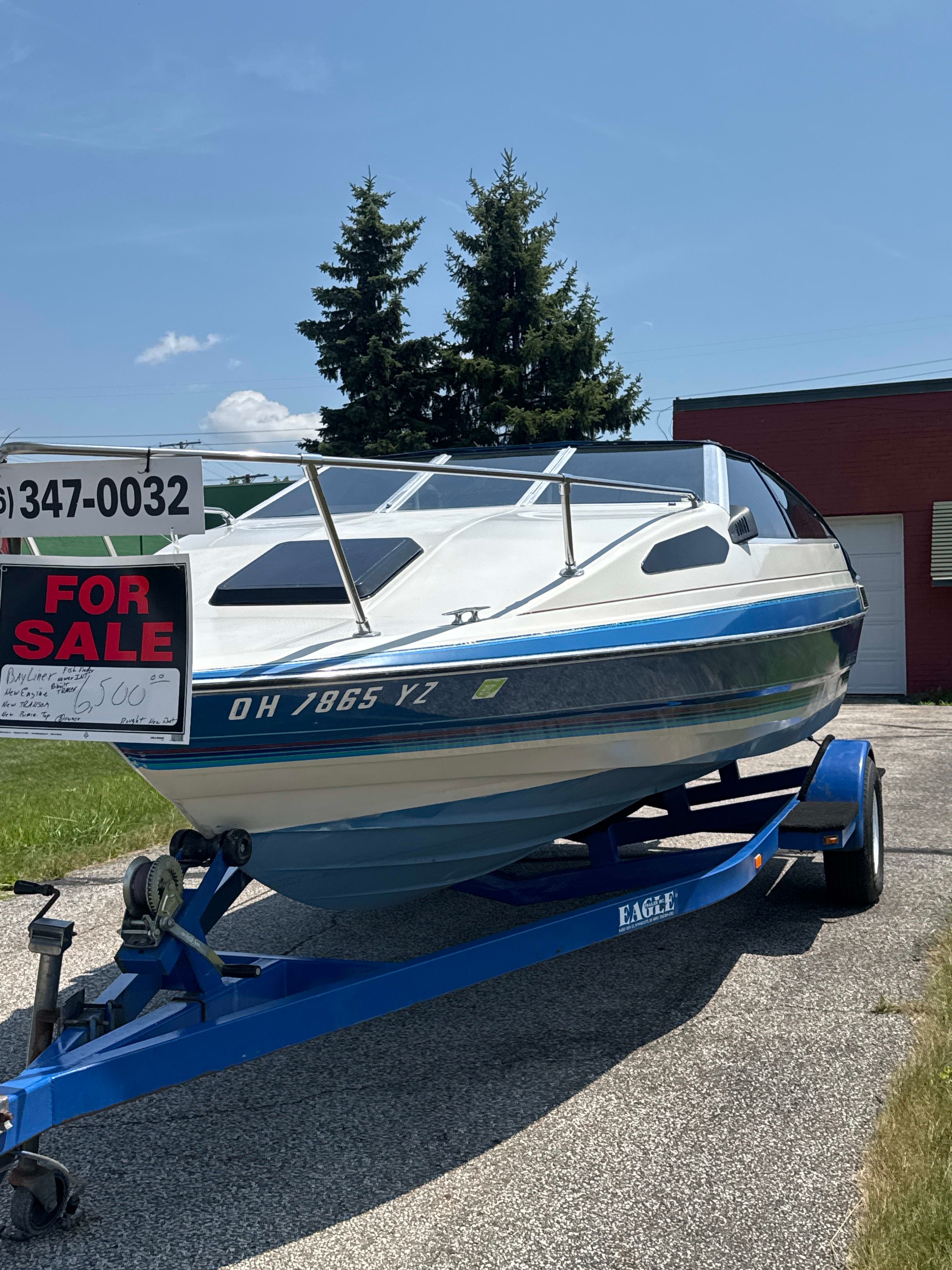1988 Bayliner Capri cuddy