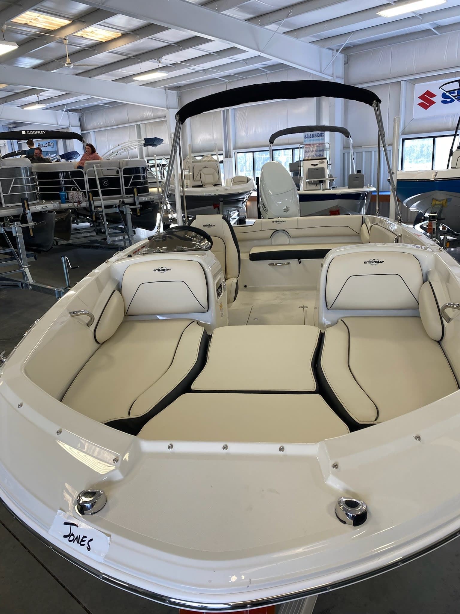 2022 Stingray 182SC
