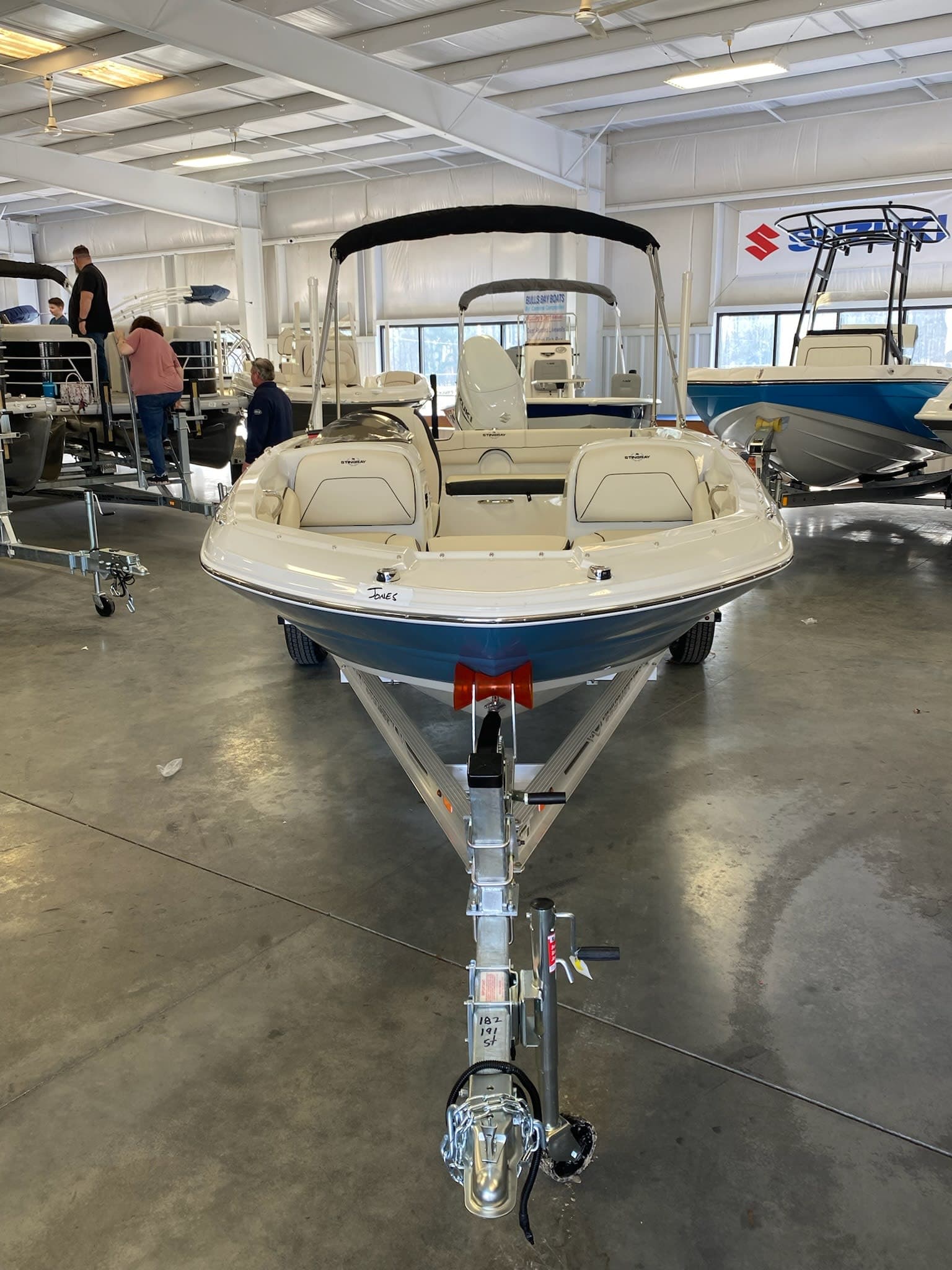 2022 Stingray 182SC thumbnail 1