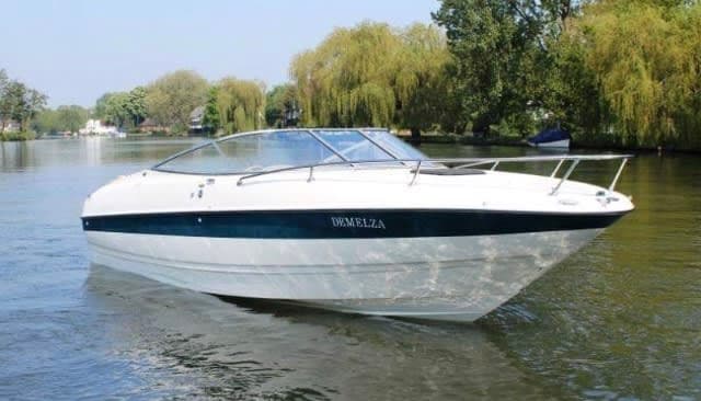 2000 Bayliner Capri DX2352