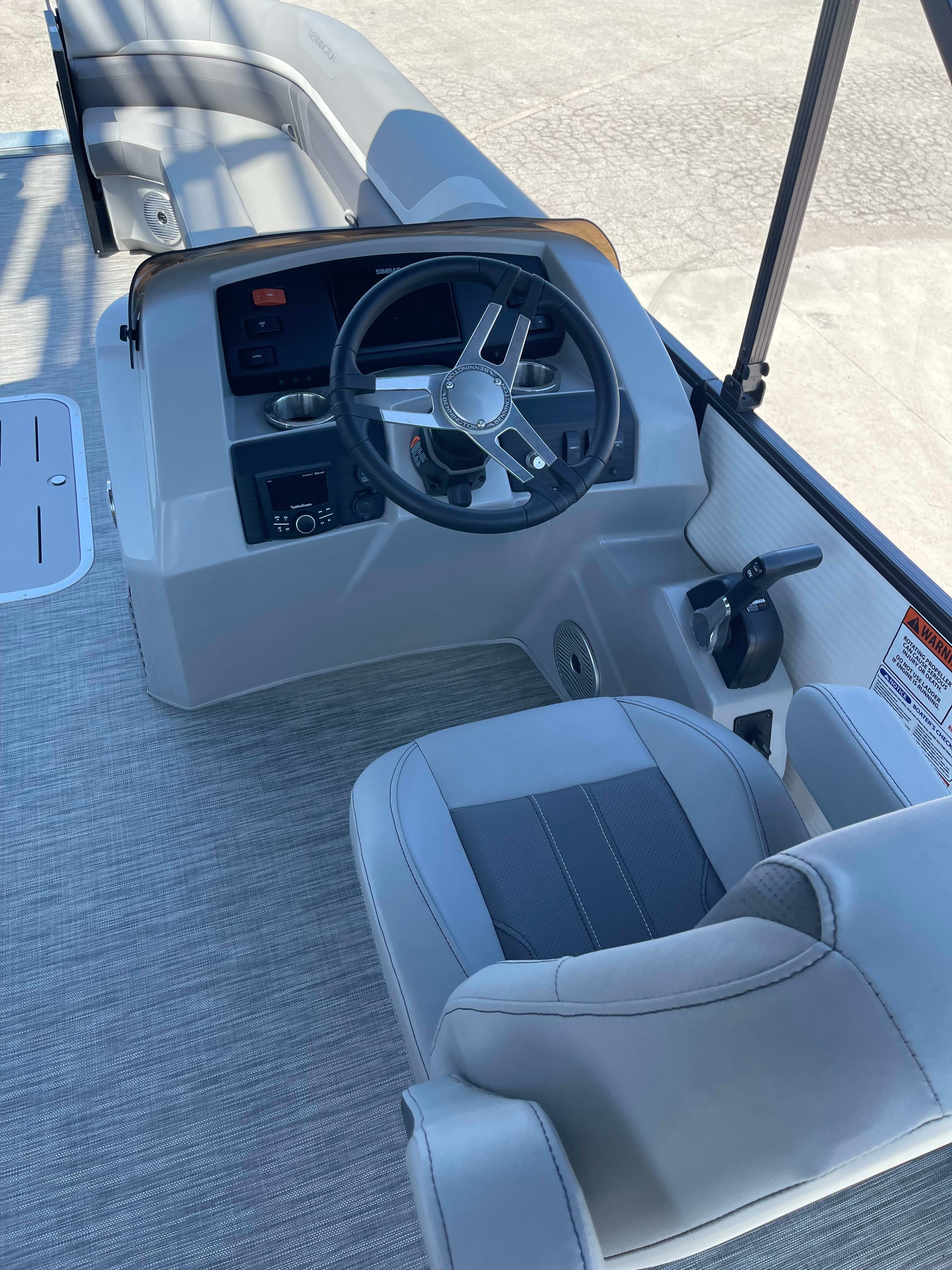2021 Bennington SX25 thumbnail 2
