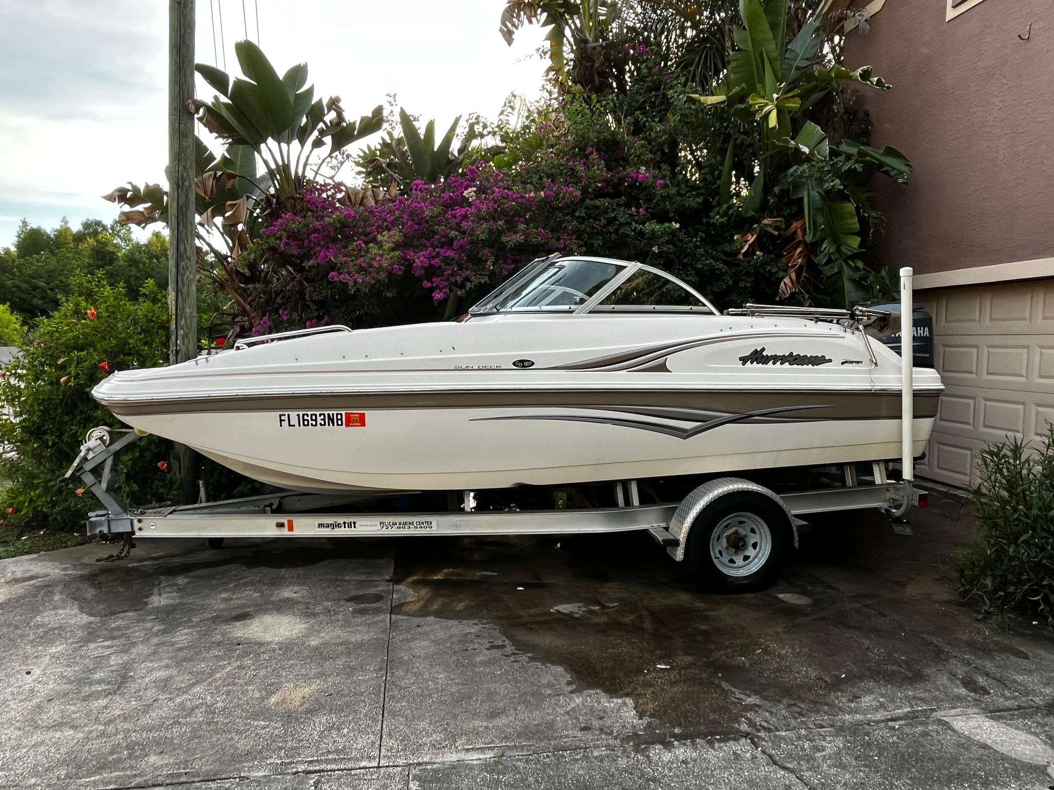2005 Hurricane Sundeck 187