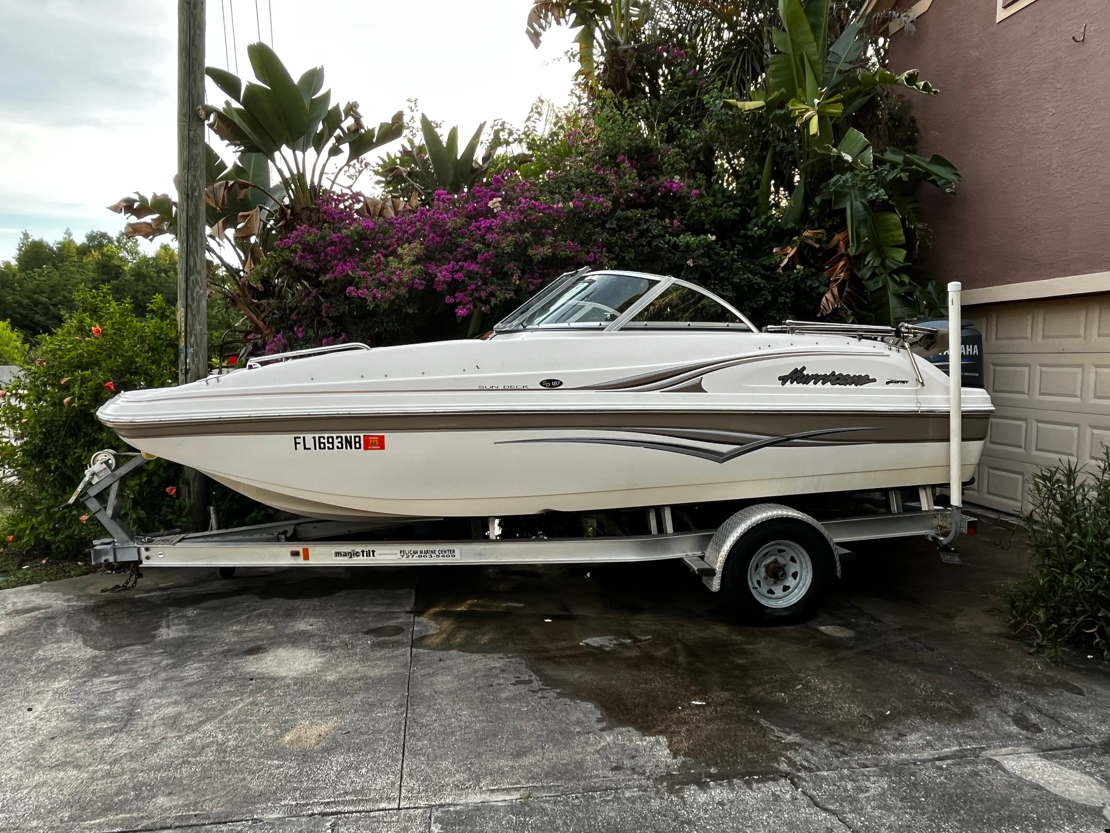 2005 Hurricane Sundeck 187
