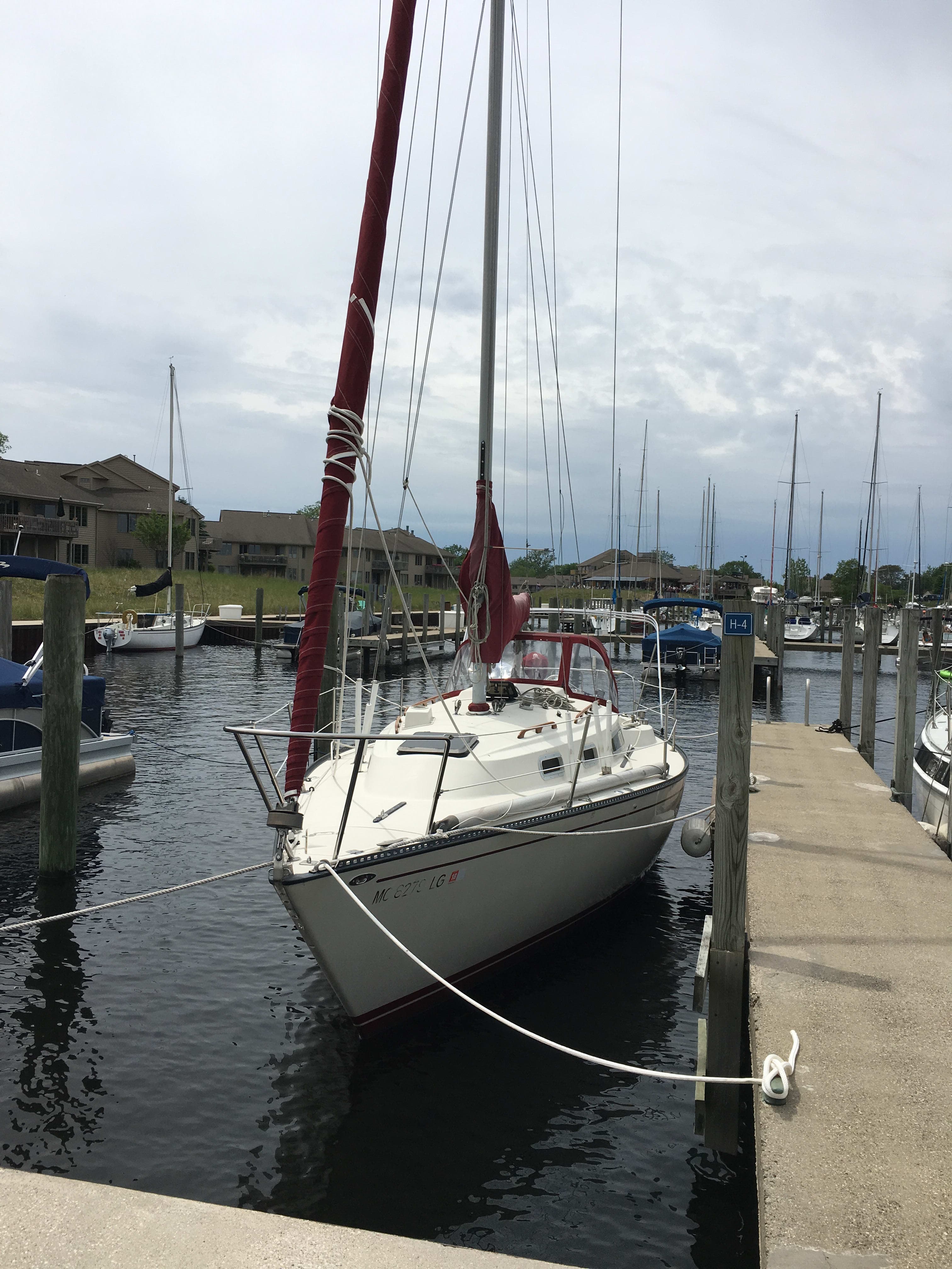 1981 pearson 32 racer/cruiser