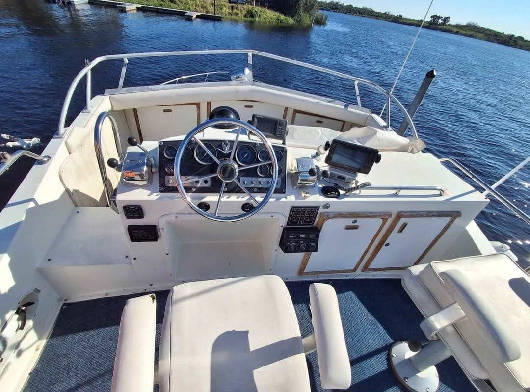 1989 BERTRAM BERTRAM 33 SPORT FISHER thumbnail 1