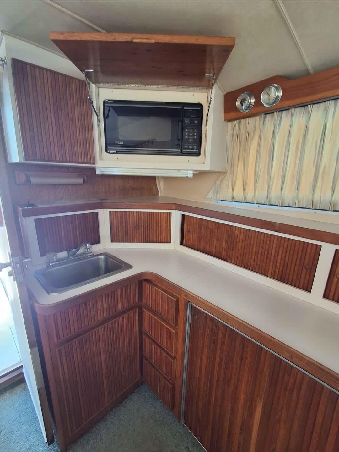 1989 BERTRAM BERTRAM 33 SPORT FISHER thumbnail 2