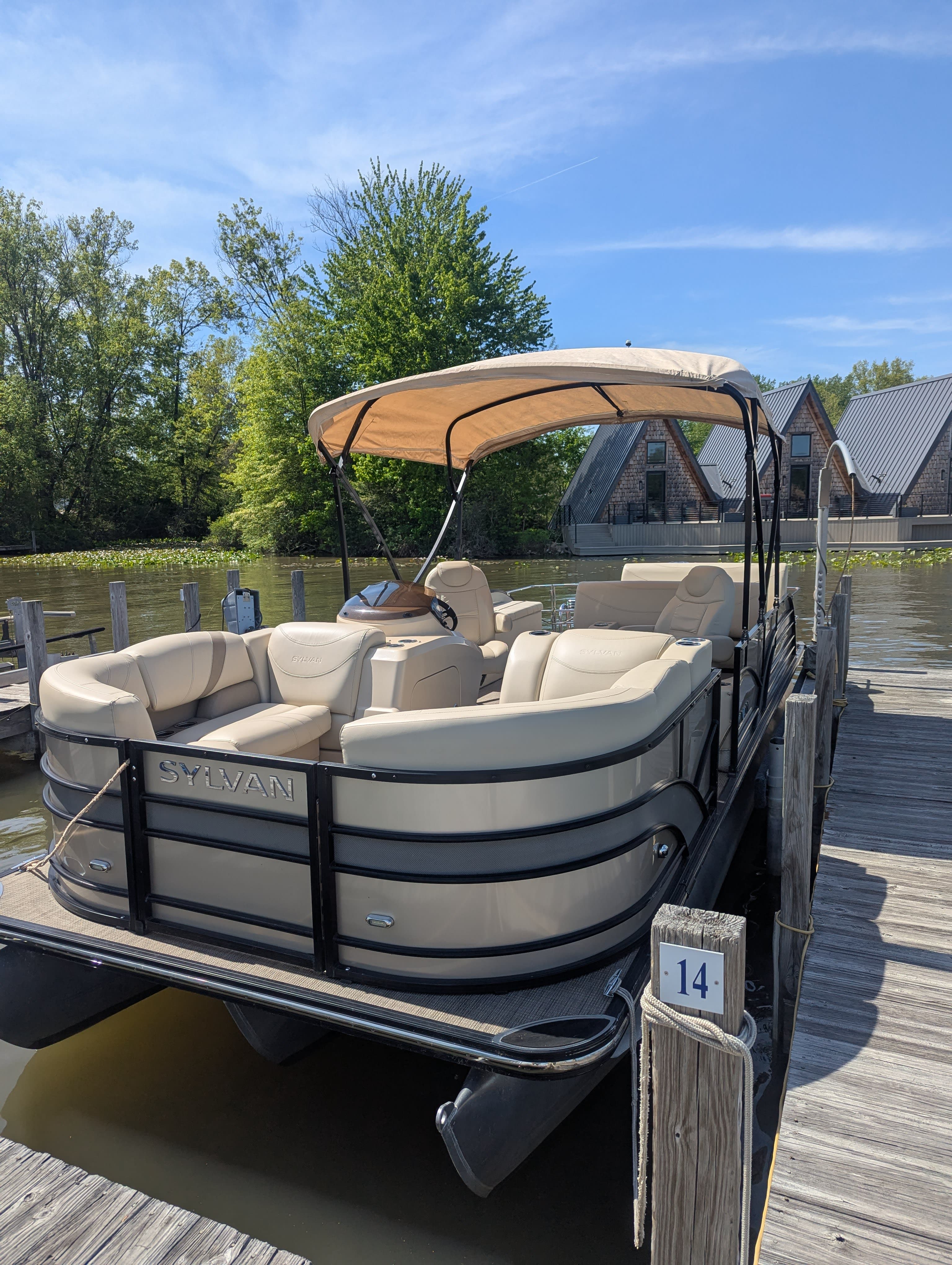 2019 Sylvan Mirage 8522 DLX