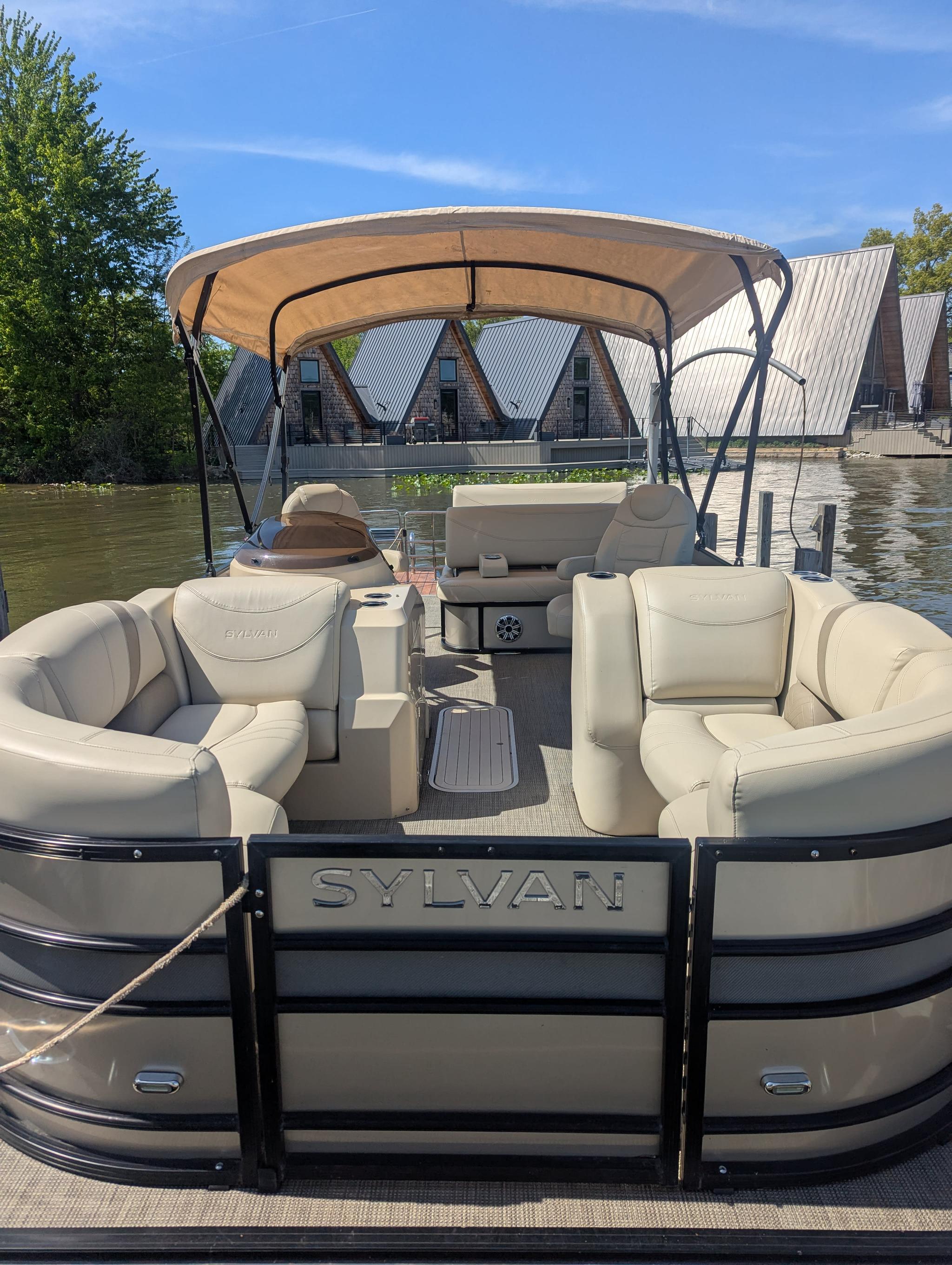 2019 Sylvan Mirage 8522 DLX thumbnail 1