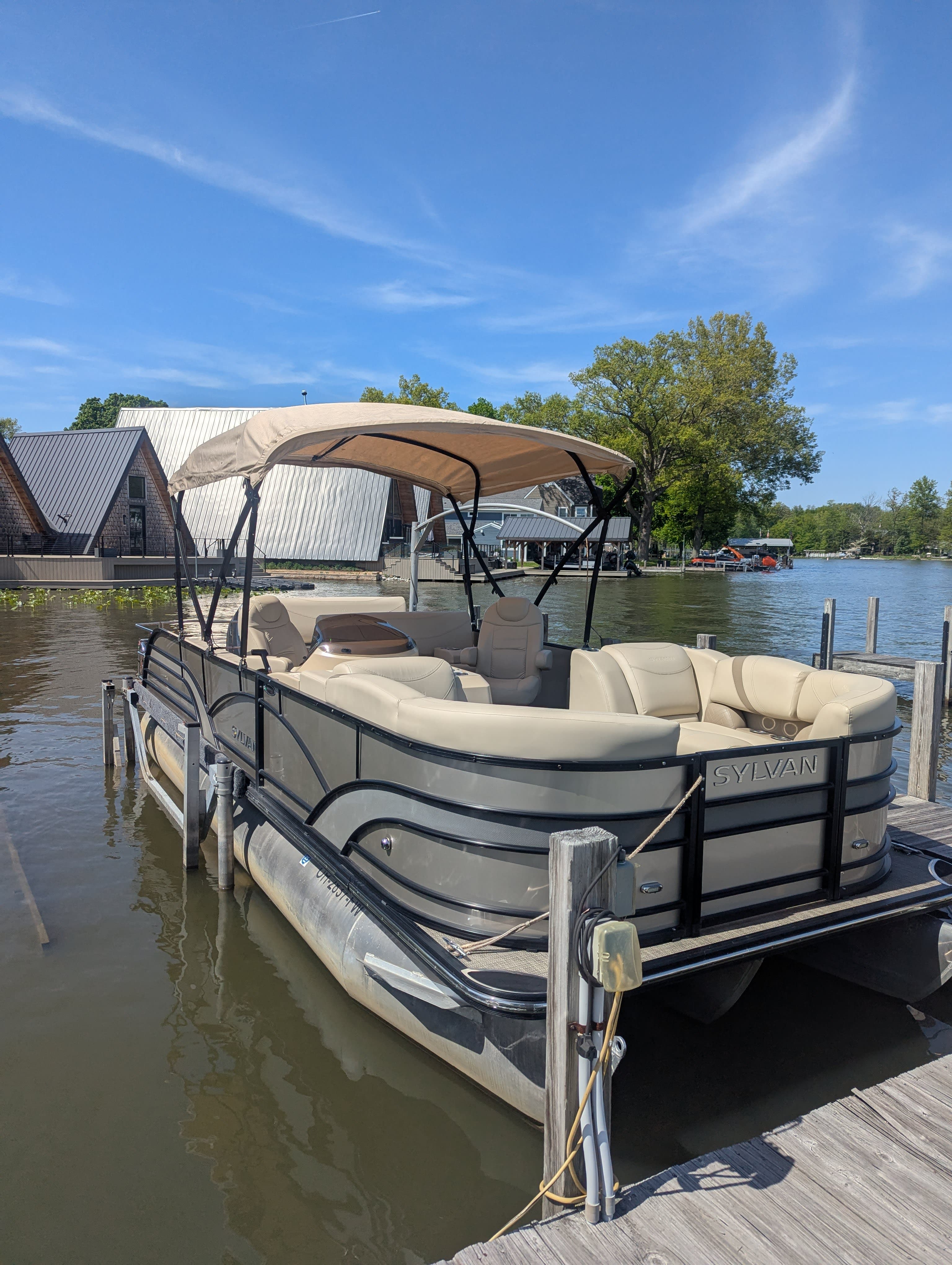 2019 Sylvan Mirage 8522 DLX thumbnail 2