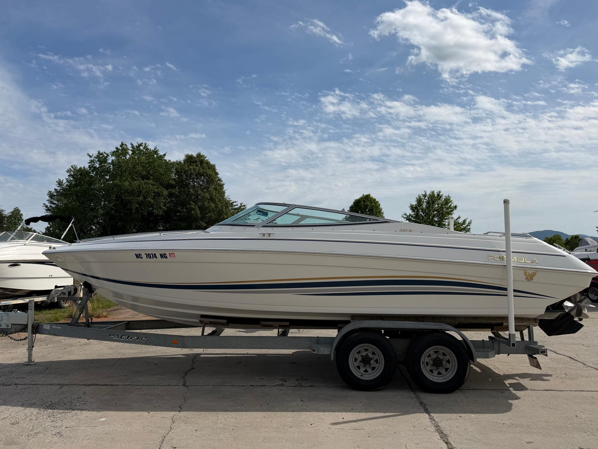 1999 Formula 252 SS