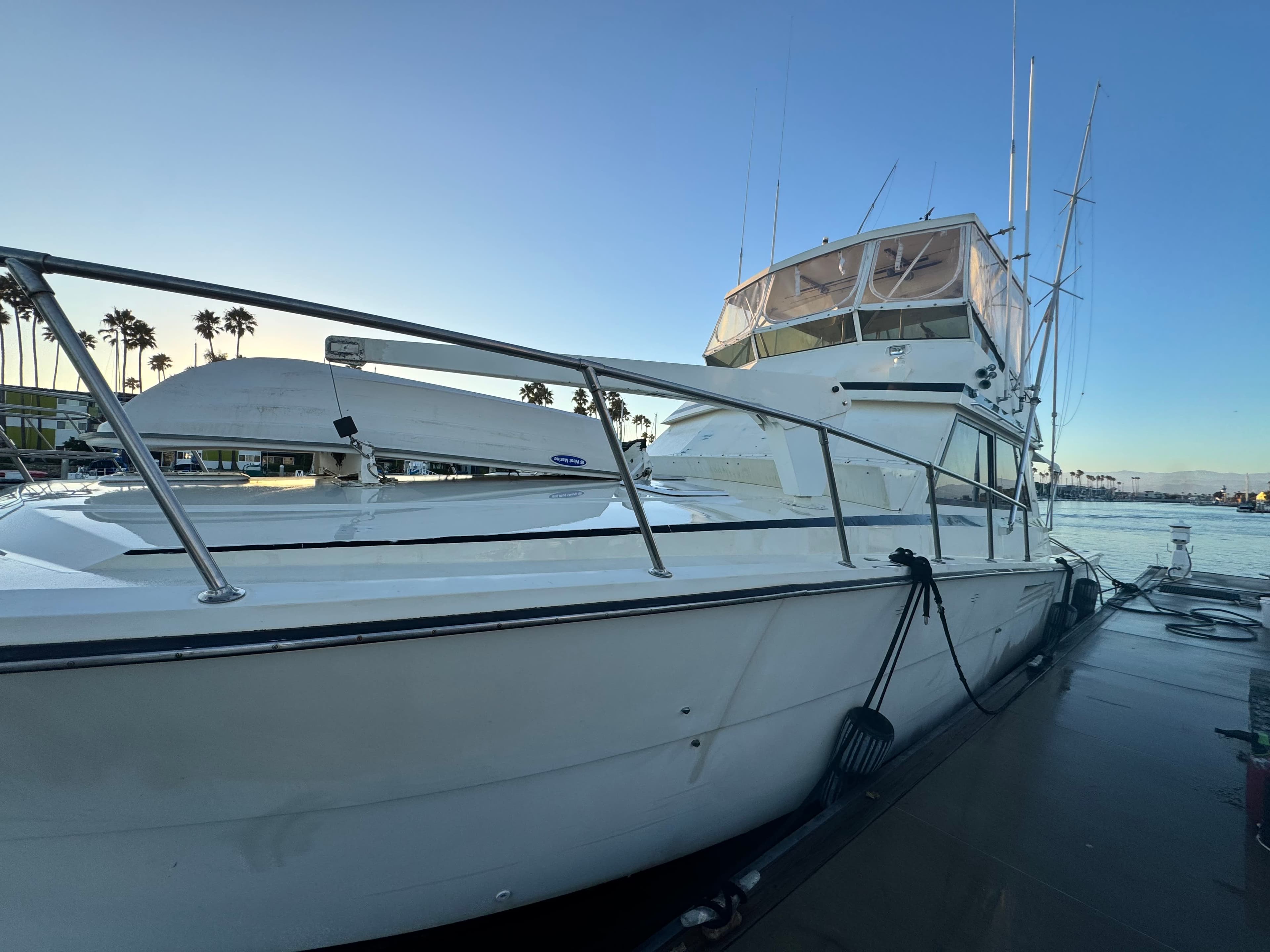 1988 VIKING 1988 Viking 48”7’ LOA 50 ft., Sport Convertible