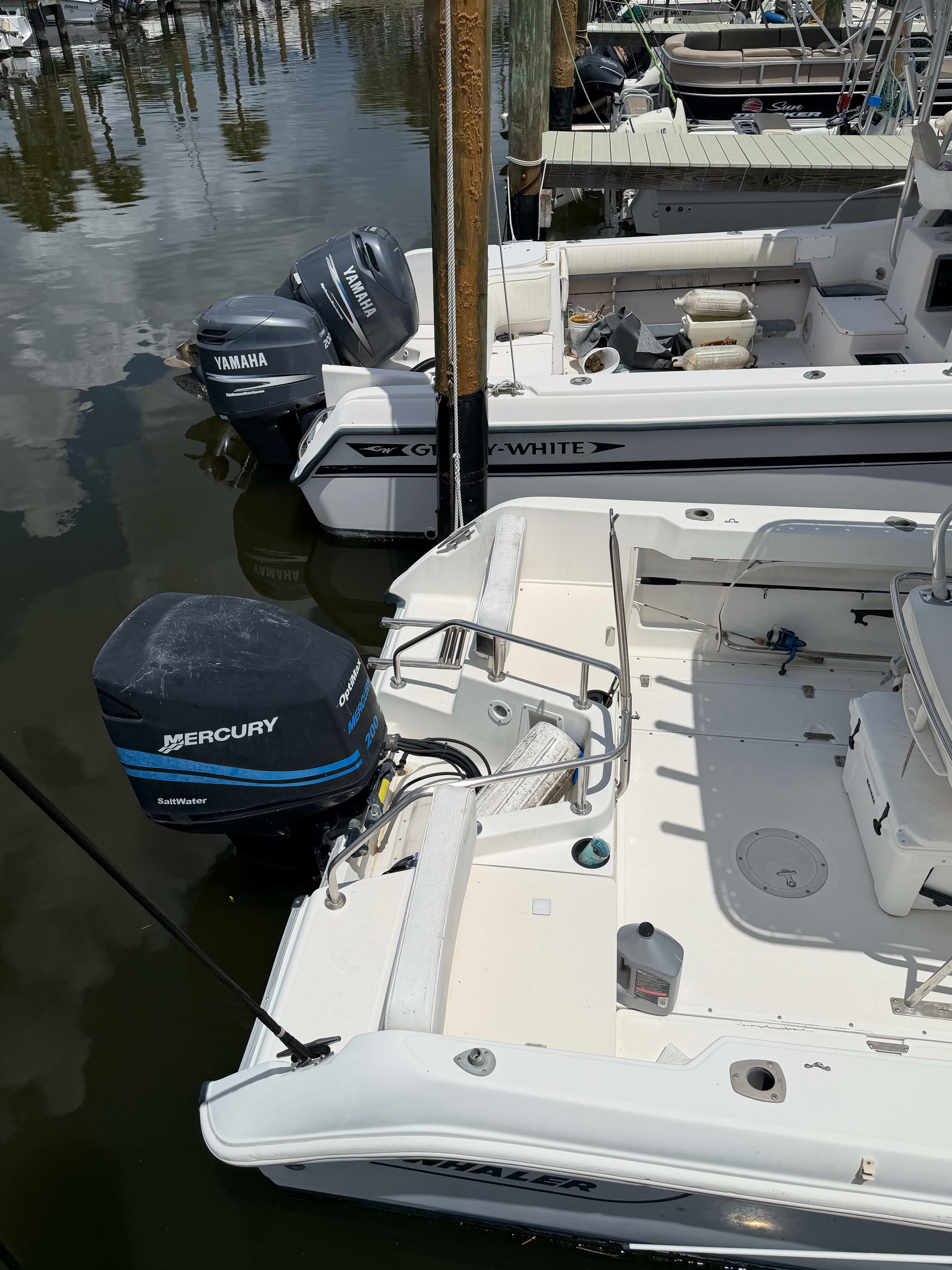2001 Boston Whaler Outrage thumbnail 2