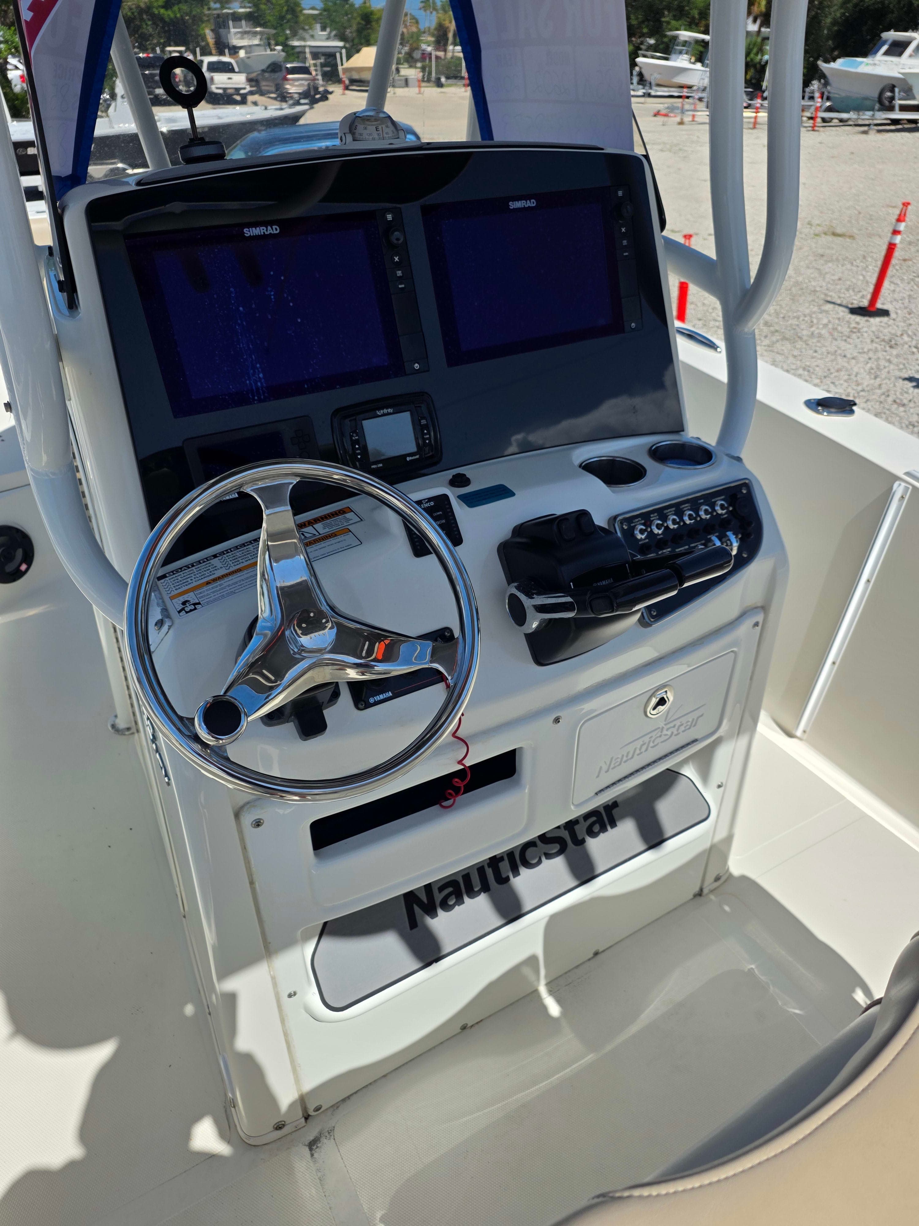2017 Nauticstar 2602 legacy thumbnail 2