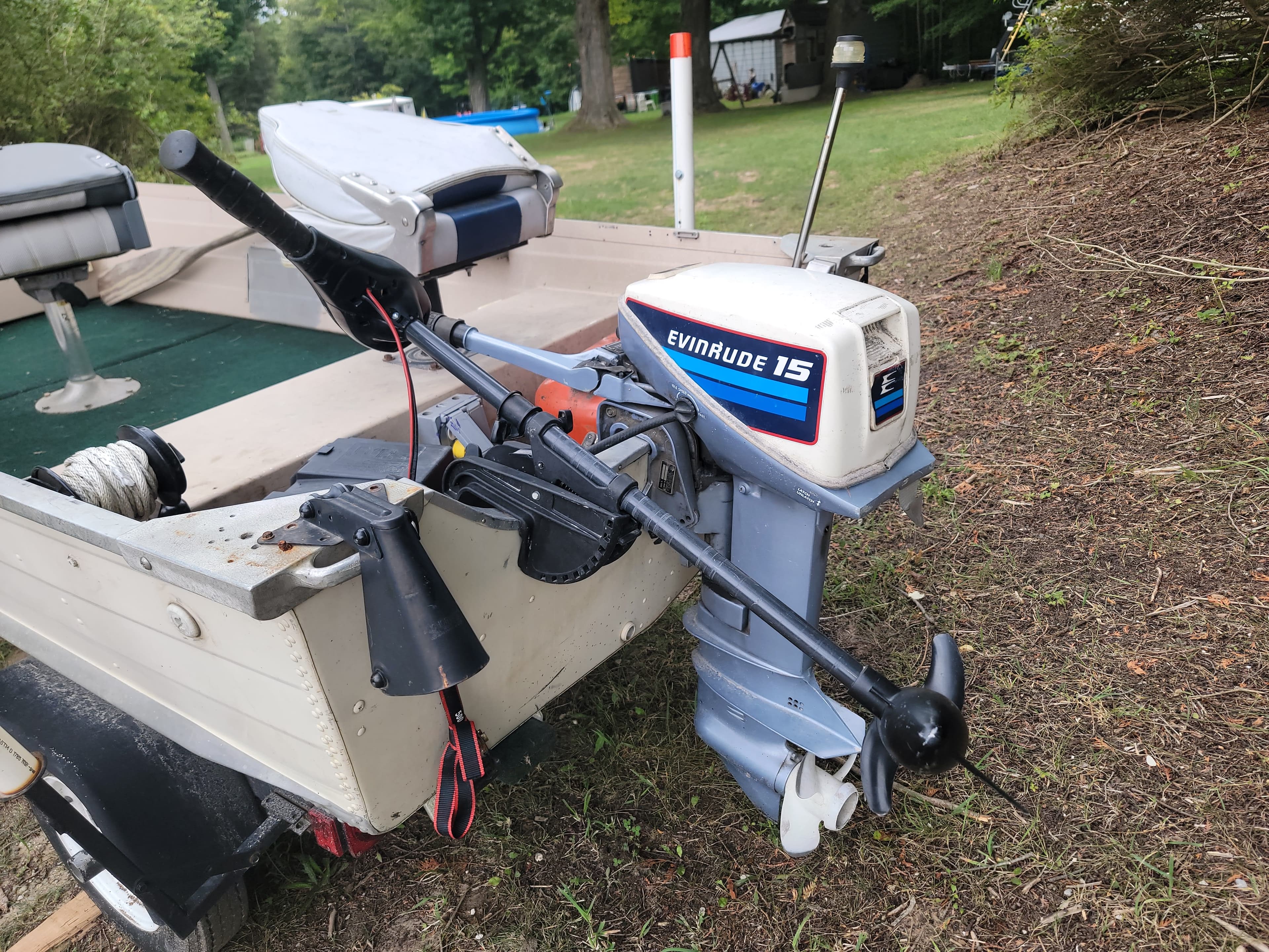 1982 Starcraft 14 Foot Fishing boat thumbnail 2