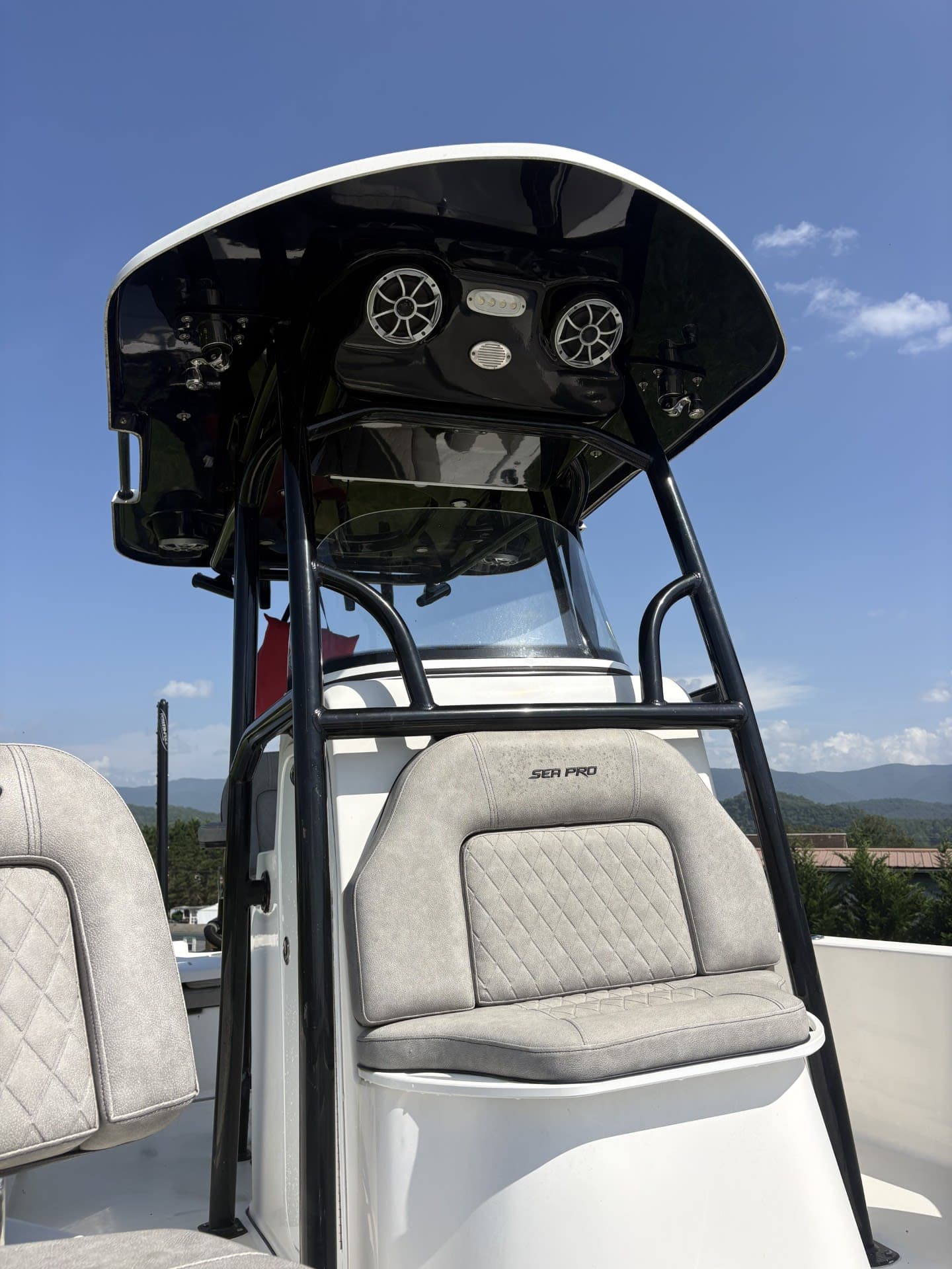 2021 Sea Pro 248 center console thumbnail 1