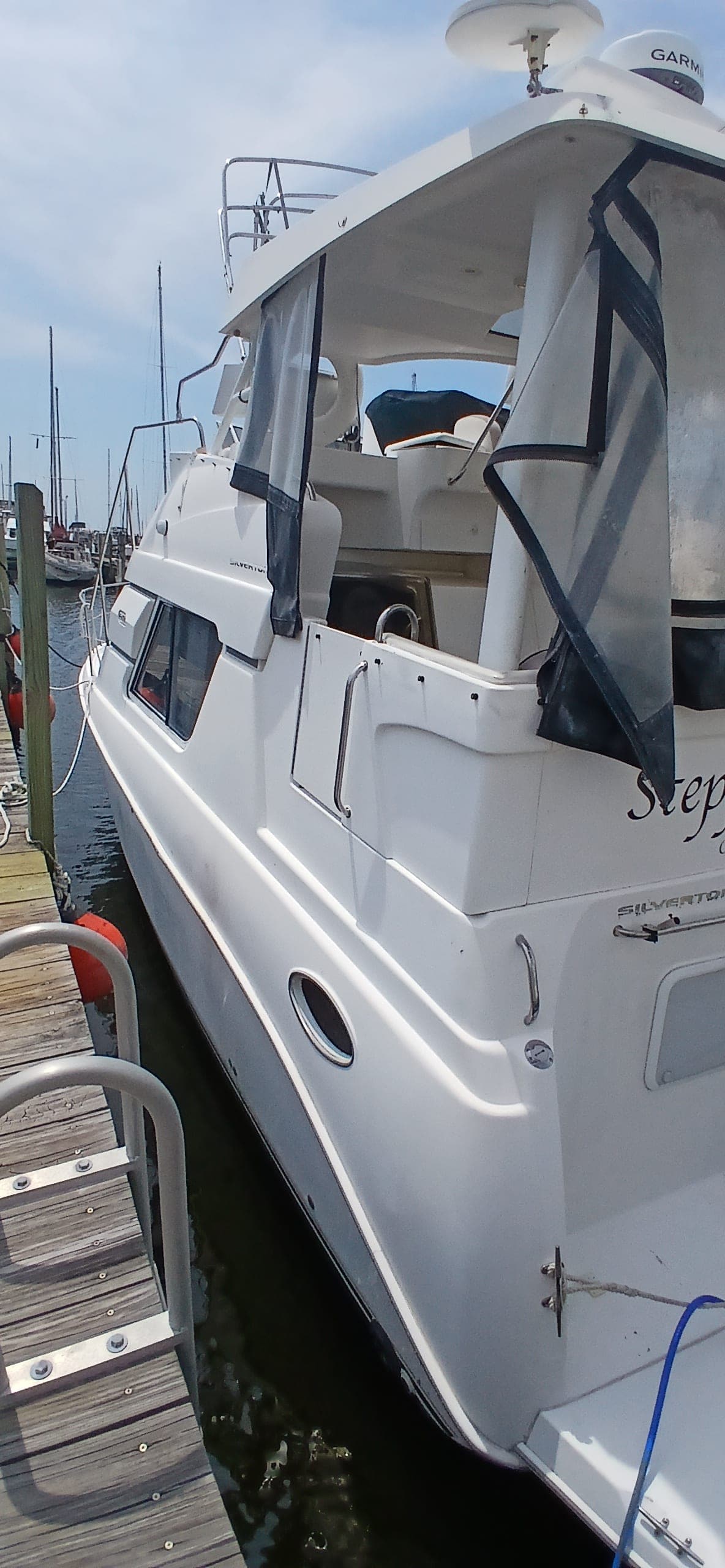 1998 Silverton 352 Aft cabin