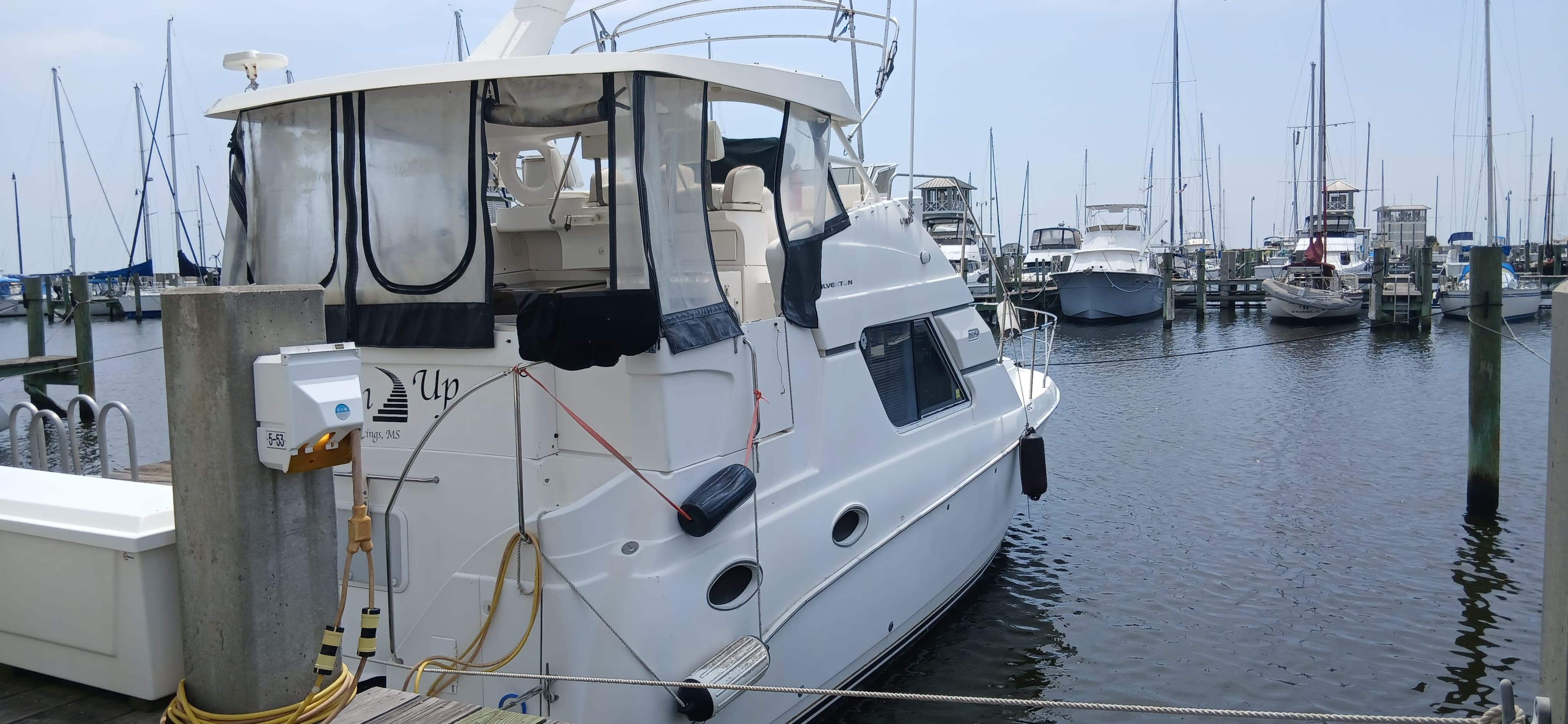 1998 Silverton 352 Aft cabin thumbnail 1