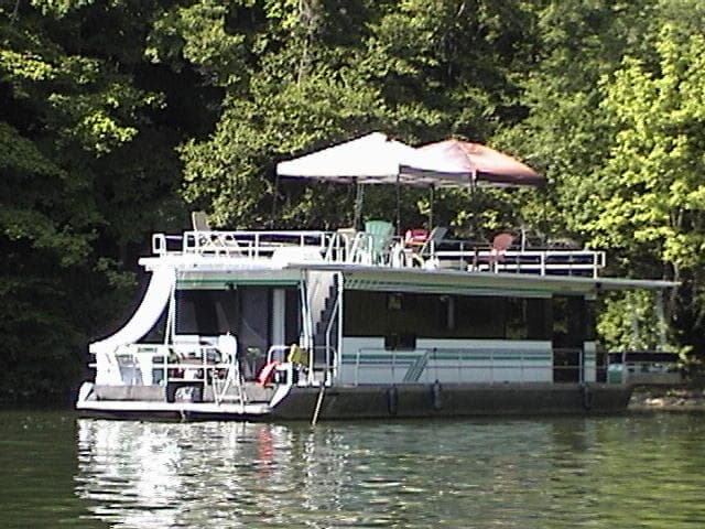 1995 JAMESTOWNER HOUSEBOAT